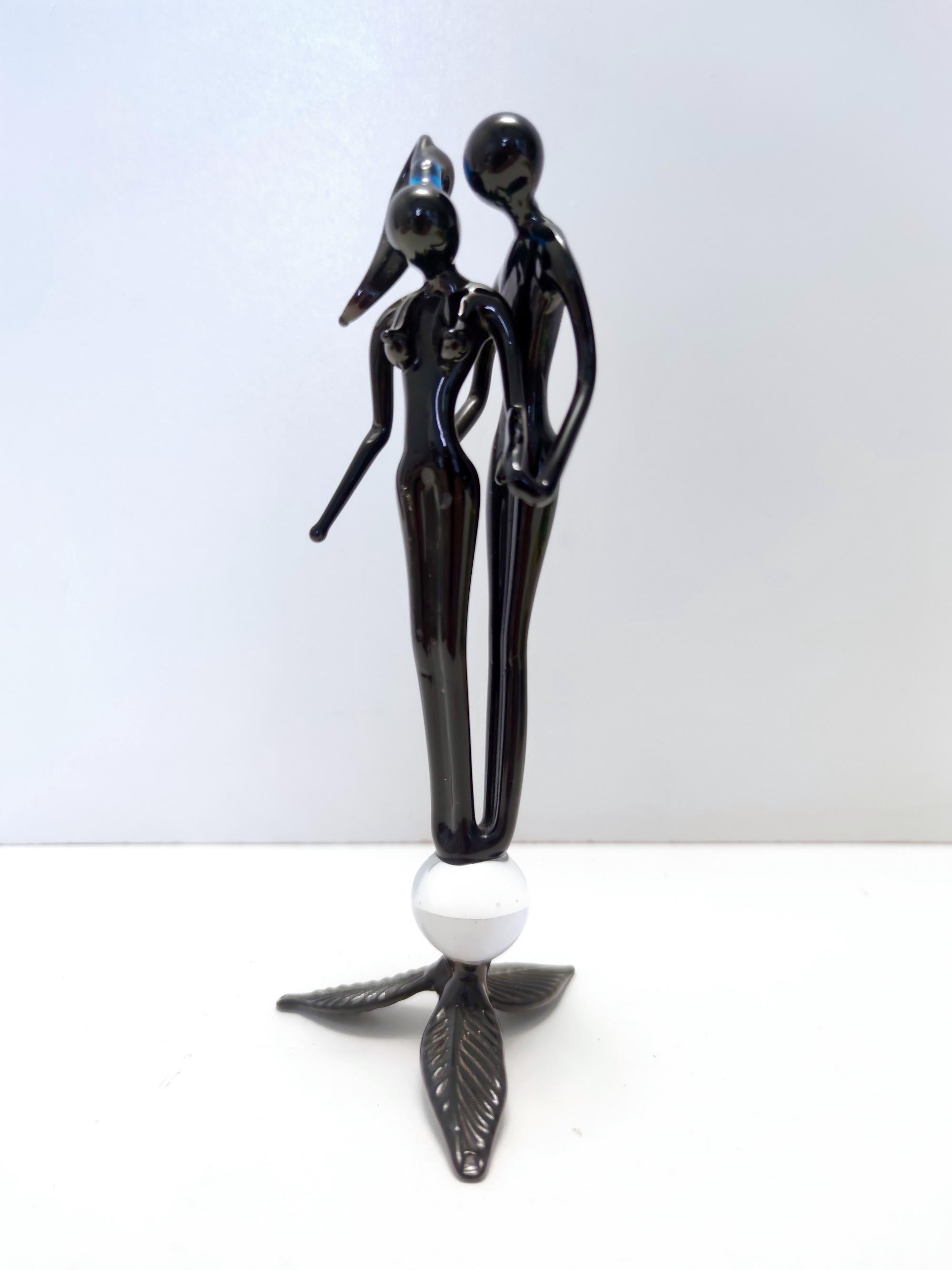 Vetro di Murano Oggetto decorativo postmoderno in vetro di Murano nero raffigurante una coppia, Italia, anni '90 in vendita