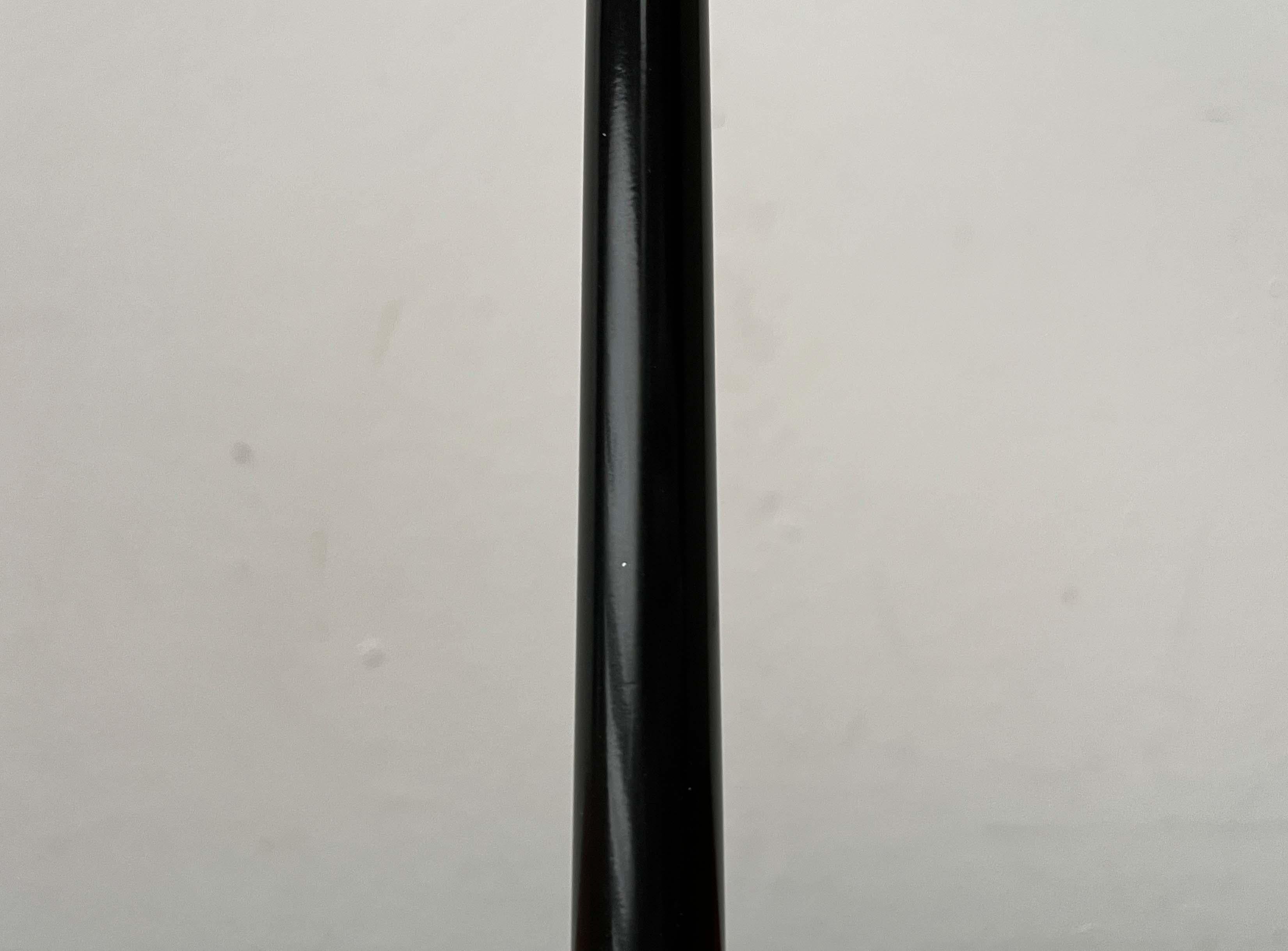 Lámpara de sobremesa posmoderna Pao T1 negra de Matteo Thun para Arteluce, Italia, años 90 en venta 4