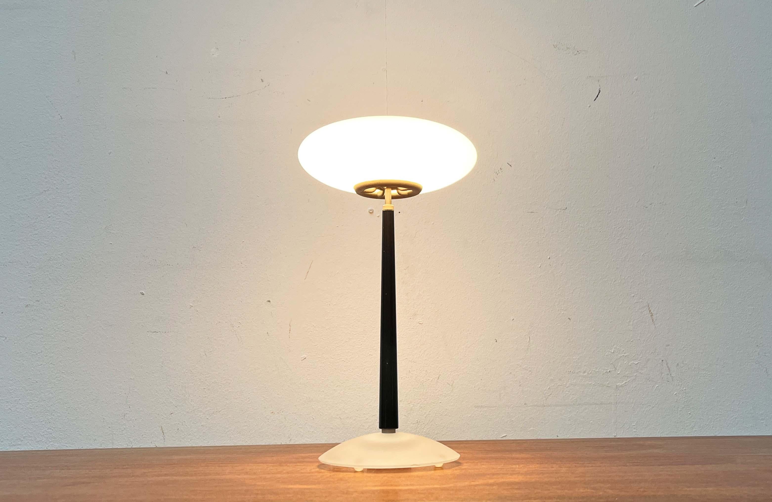 Lámpara de sobremesa posmoderna Pao T1 negra de Matteo Thun para Arteluce, Italia, años 90 en venta 6