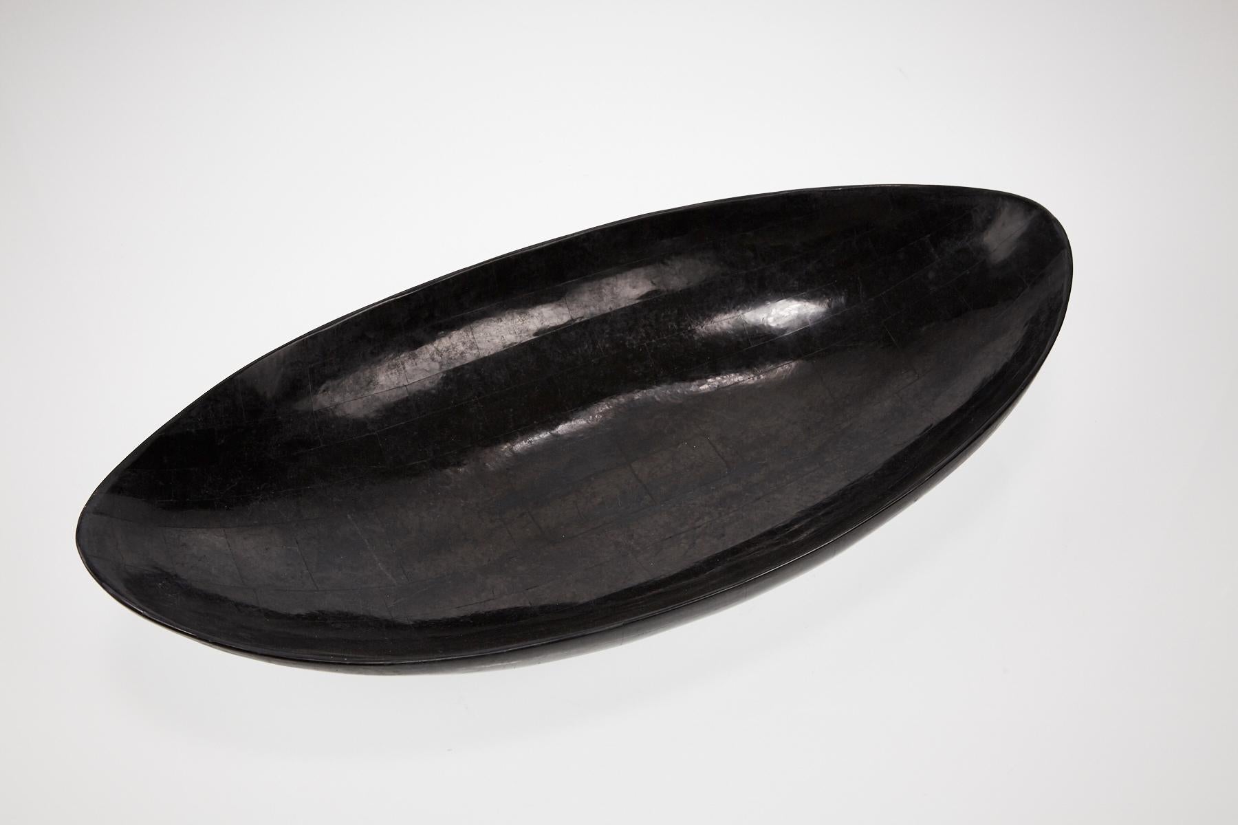 Postmodern Black Tessellated Stone Oval Decorative Bowl or Platter, 1990s In Excellent Condition For Sale In Los Angeles, CA