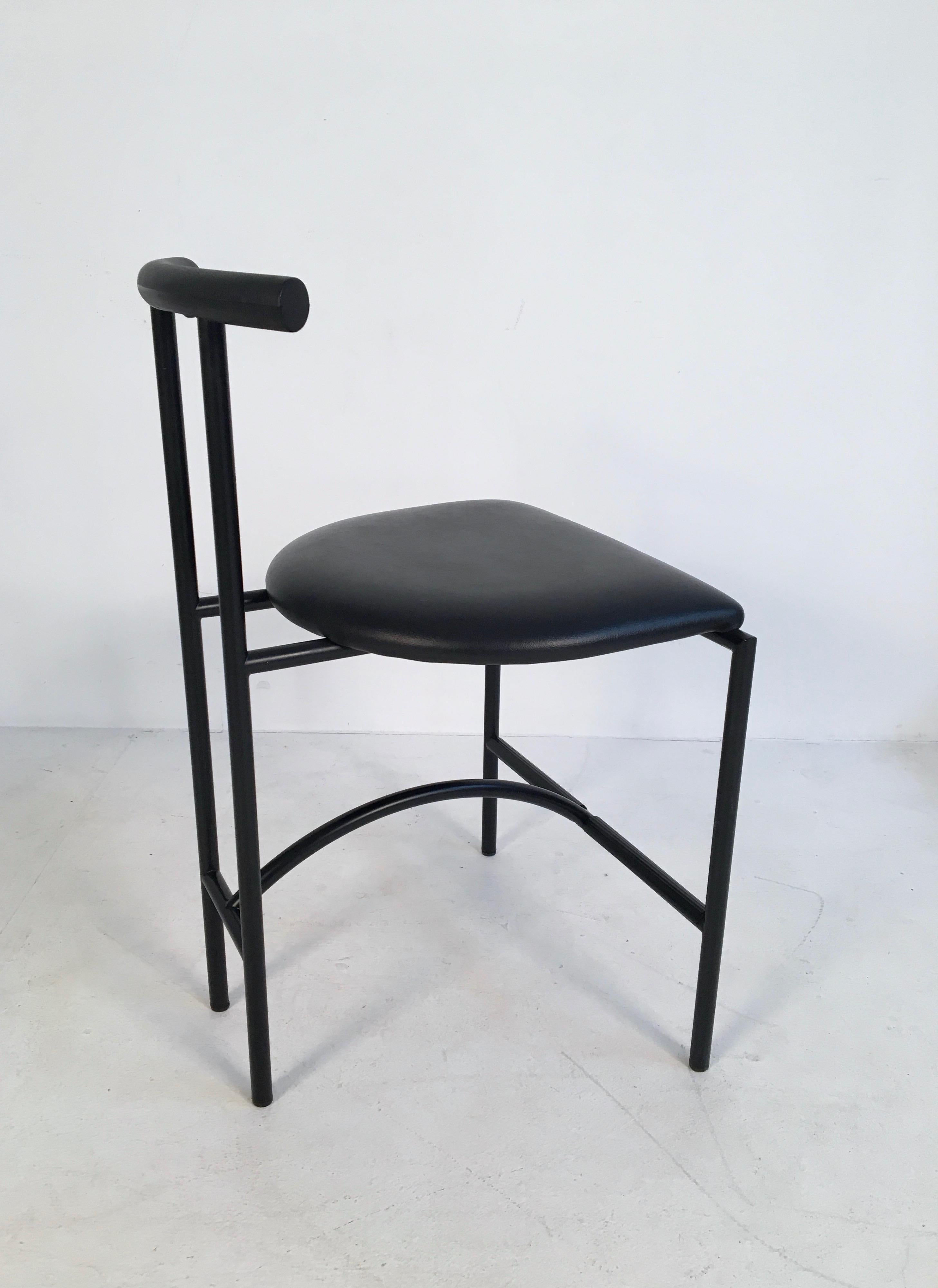 Tubular steel and vinyl chair designed by Rodney Kinsman and produced by OMK in the 1980s.
