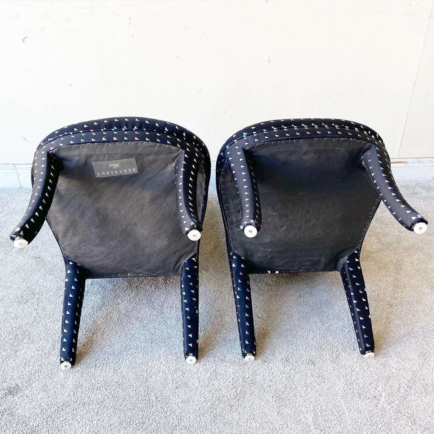 Postmoderne schwarze Esszimmerstühle mit farbigen Dreiecken von Bernhardt- 6 Stühle (Ende des 20. Jahrhunderts)
