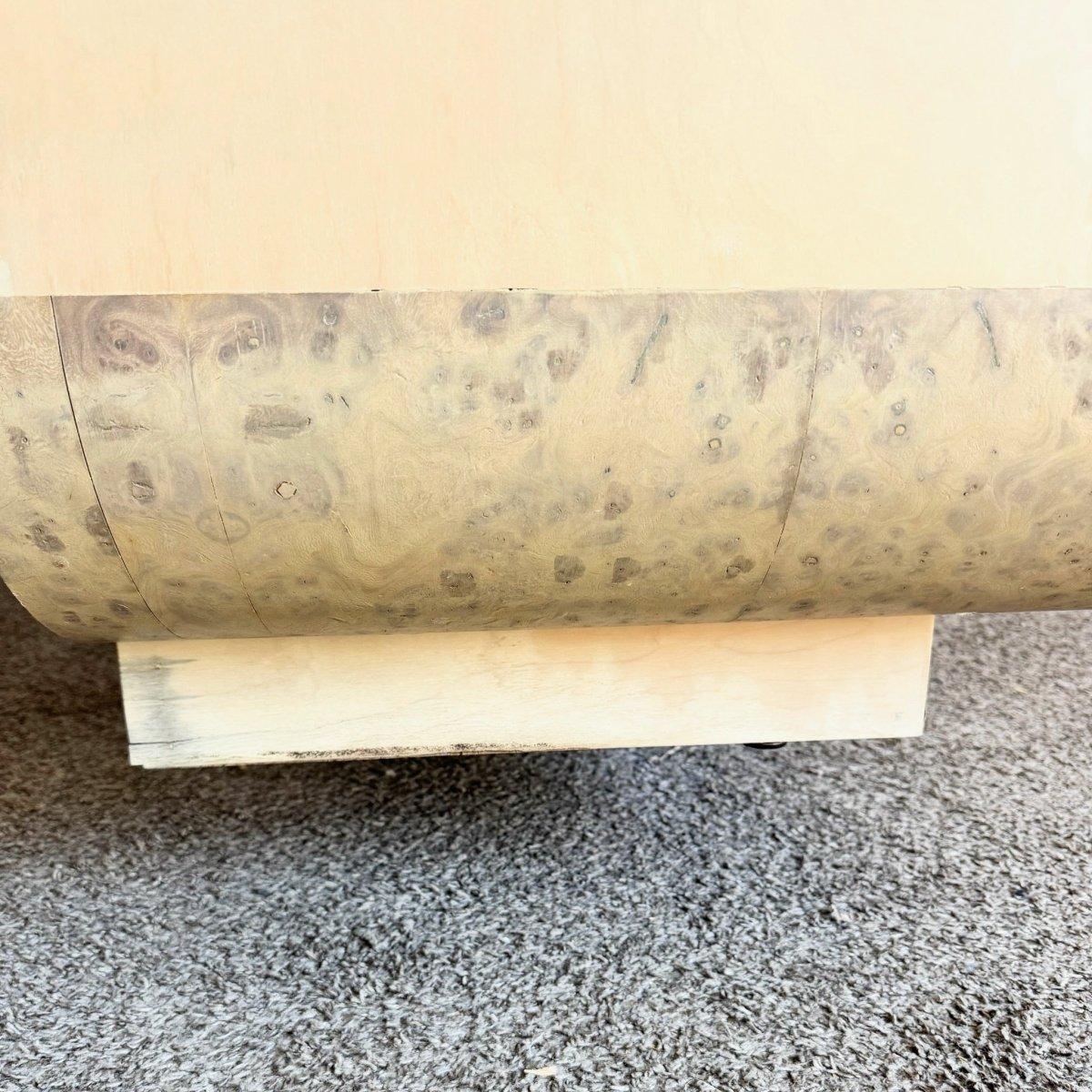 Credenza Postmoderna Rubio Cascada Con Acentos De Madera Burl en venta 2