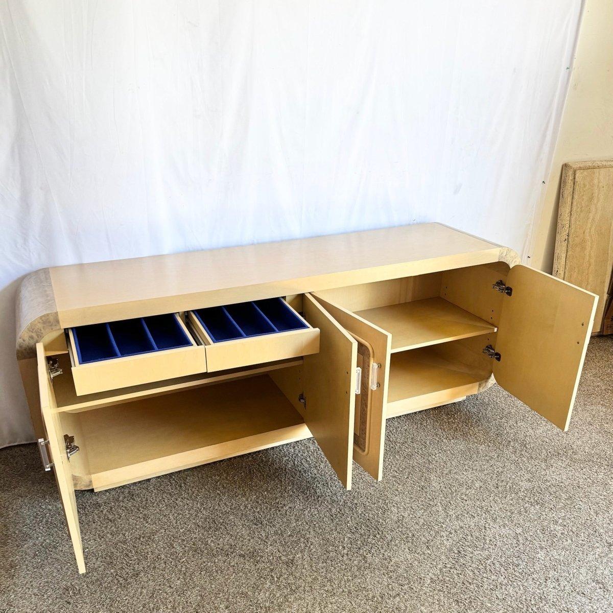 Credenza Postmoderna Rubio Cascada Con Acentos De Madera Burl en venta 3