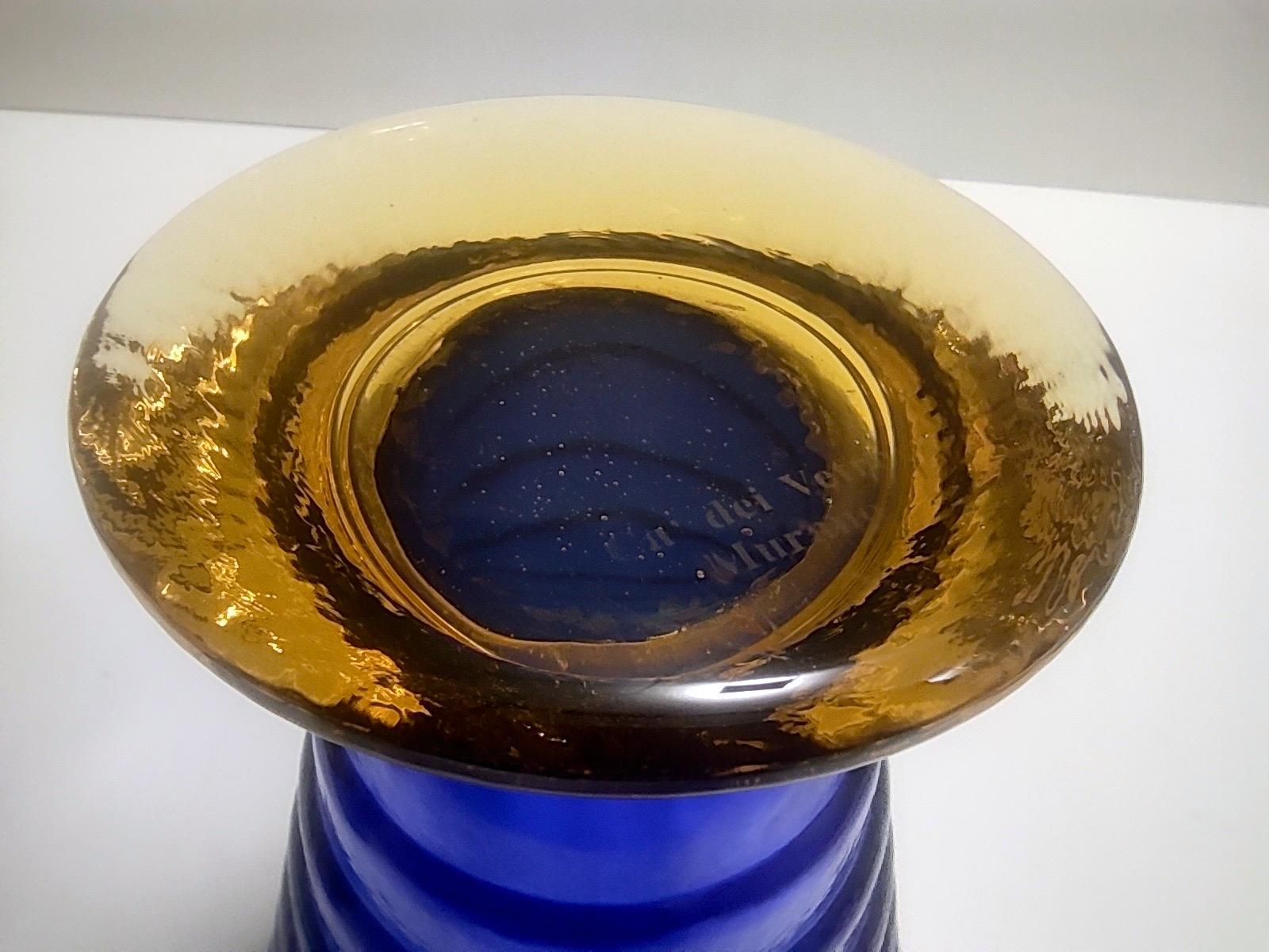 Vase postmoderne en verre de Murano bleu et jaune par Cá dei Vetrai, Murano, Italie en vente 3