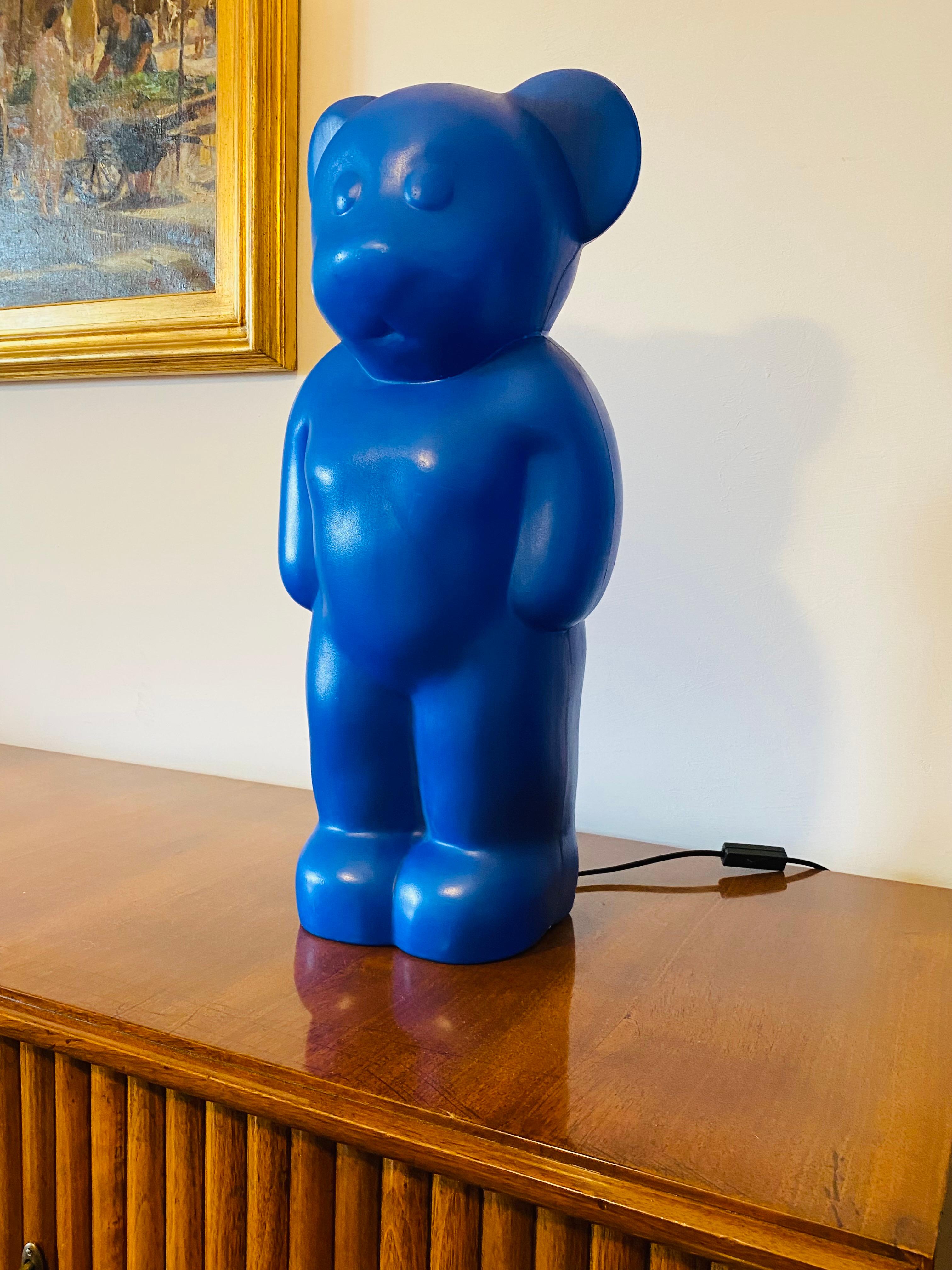 Blue Bear large floor / table lamp

Designed by Heinz Klein, Lumibär, Elmar Flötotto, Germany 1990

Plastic

Measures: H 58 cm - 28 x 20 cm

Conditions: good vintage condition. Some signs of wear, small scratches.