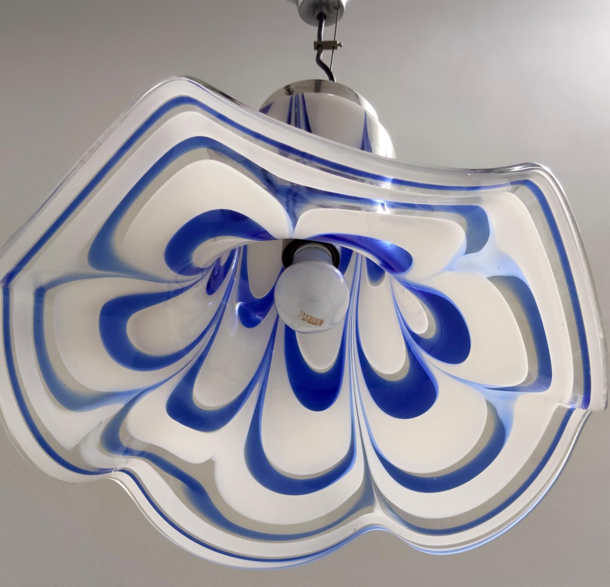 Postmodern Blue & White Murano Glass Pendant Ascribable to Mazzega, Italy, 1970s For Sale 2