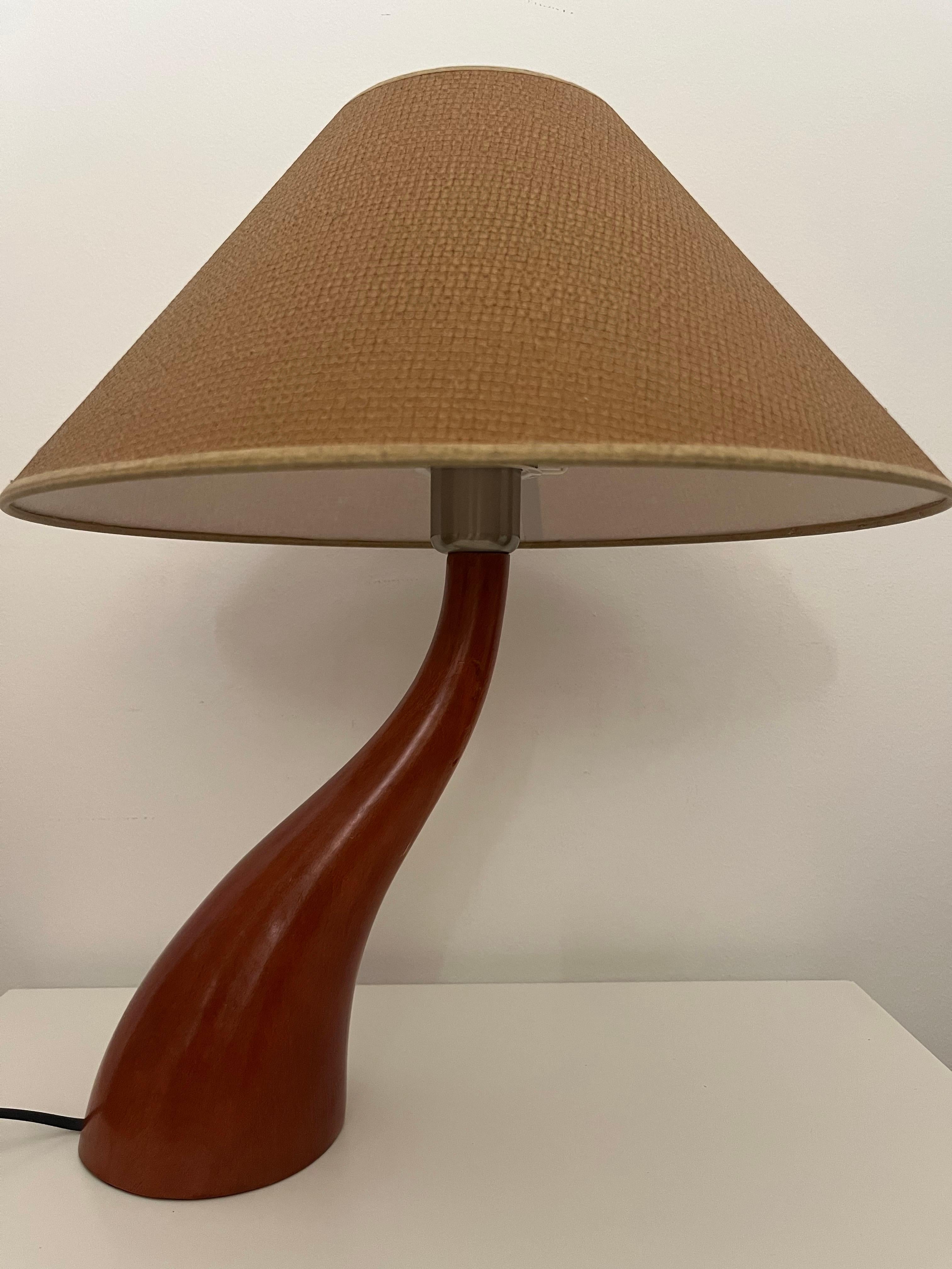 Metallo Coppia di lampade da tavolo postmoderne in legno 