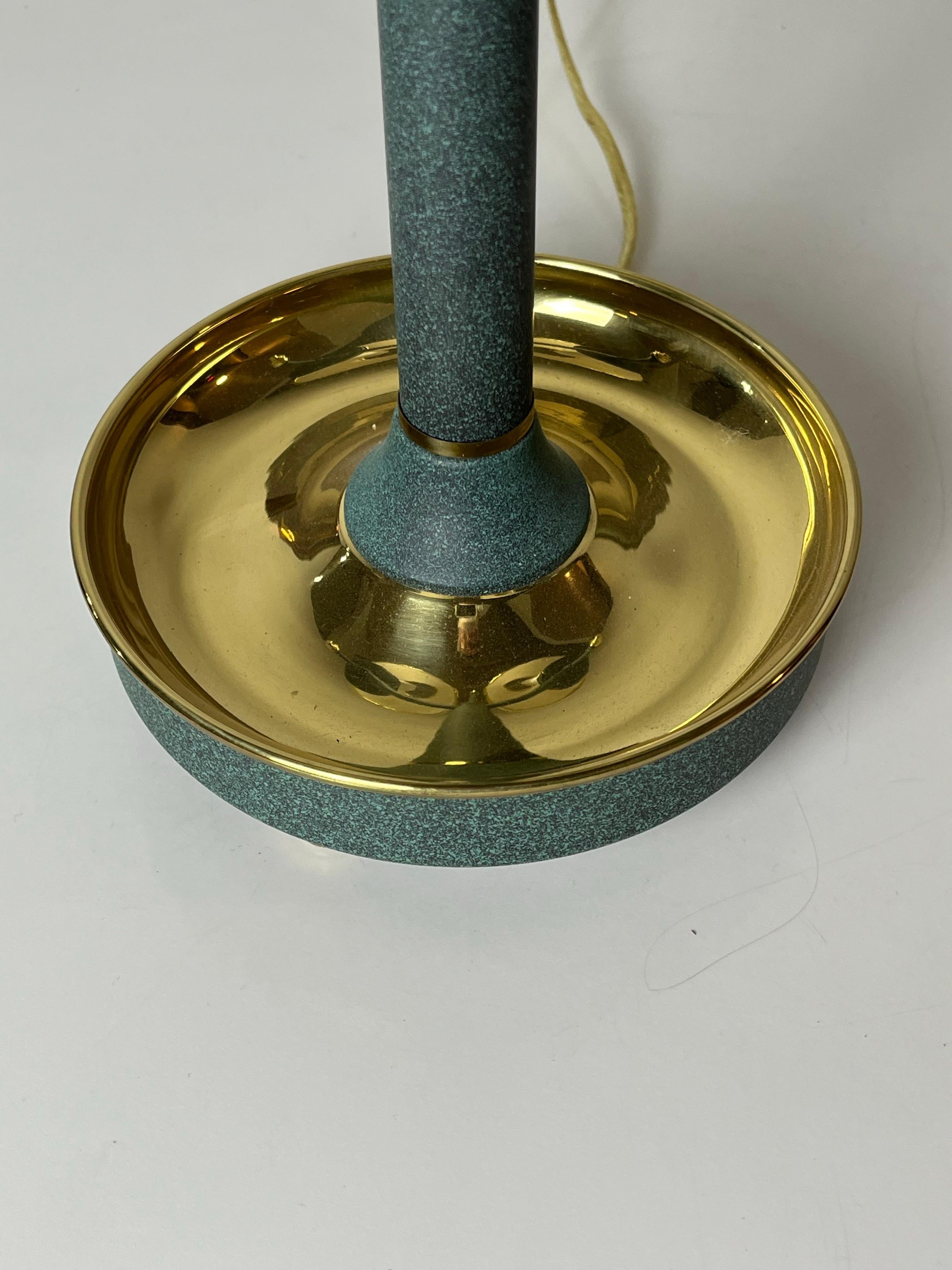 Lampe bouillotte postmoderne vert-de-gris et laiton en vente 2
