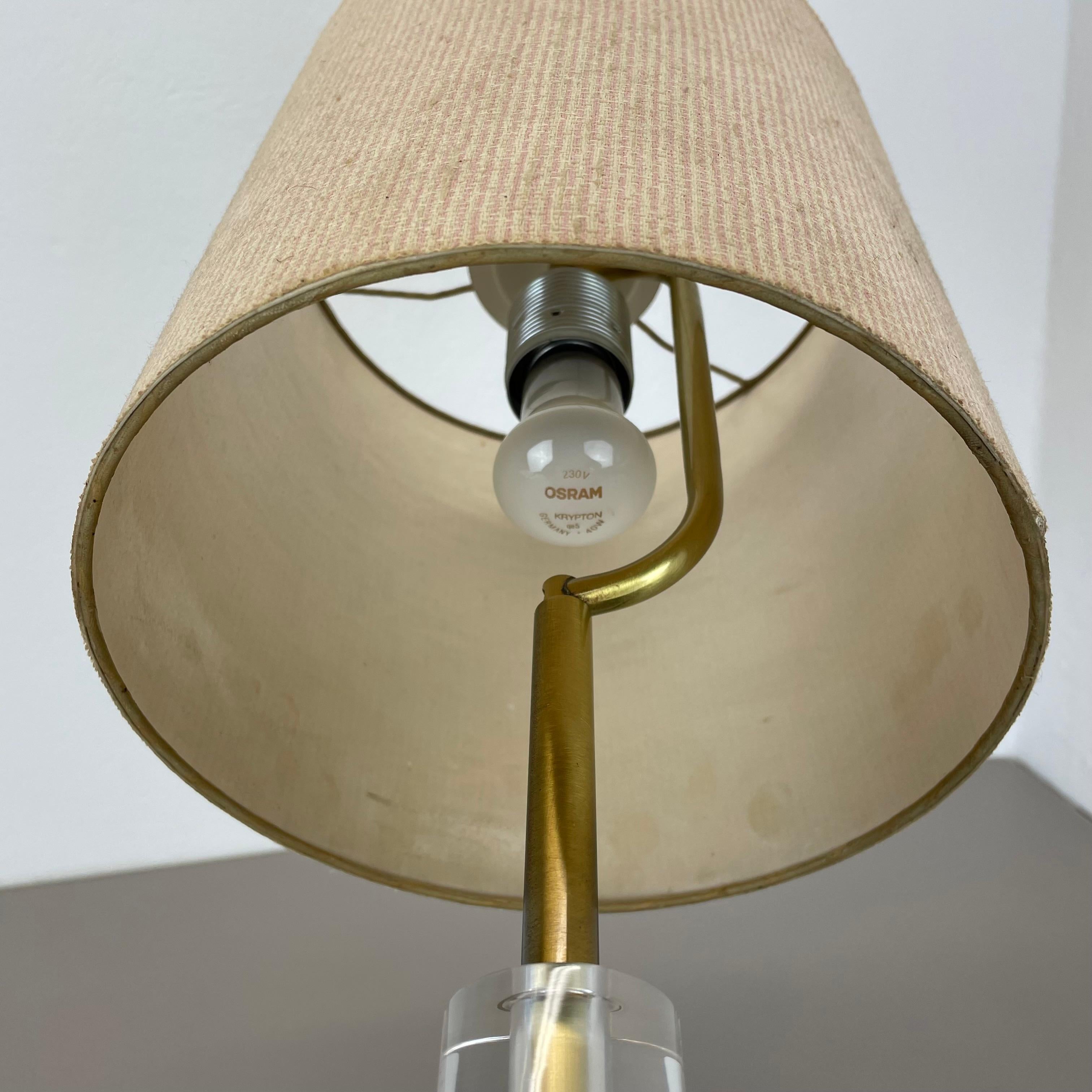 Postmodern Brass and Acryl Glass Cubic Stilnovo Style Table Light, Italy 1970s For Sale 10