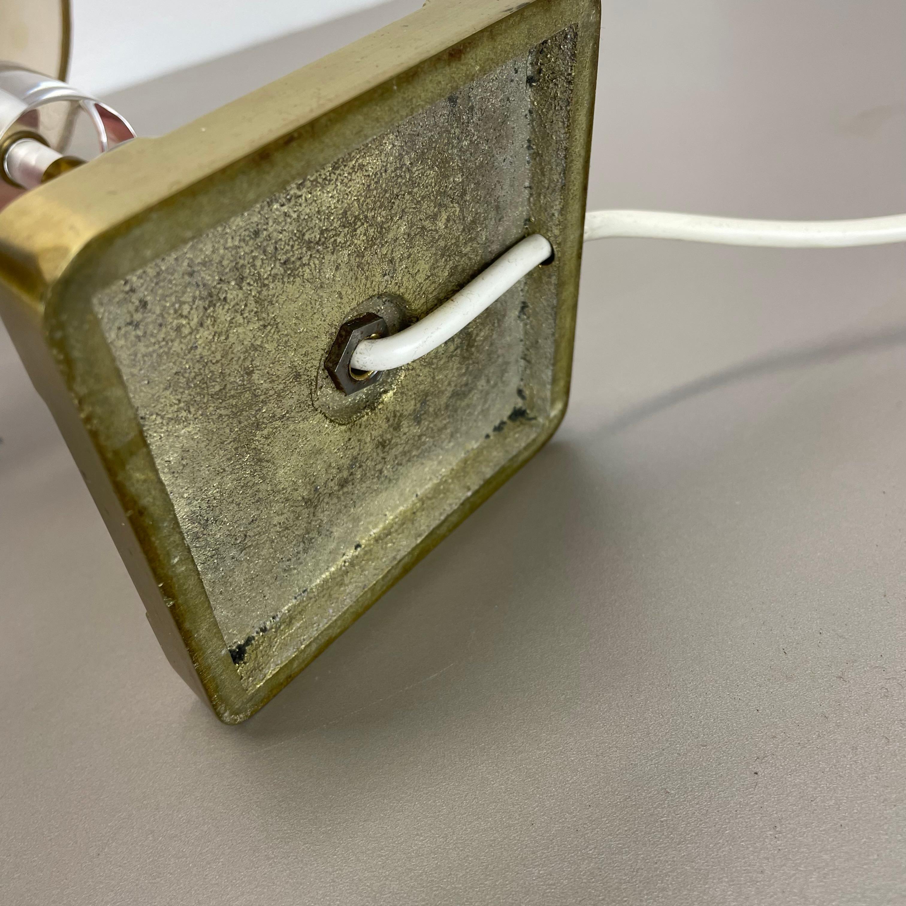Lampe de table postmoderne en laiton et verre acrylique de style Stilnovo, Italie 1970 en vente 11