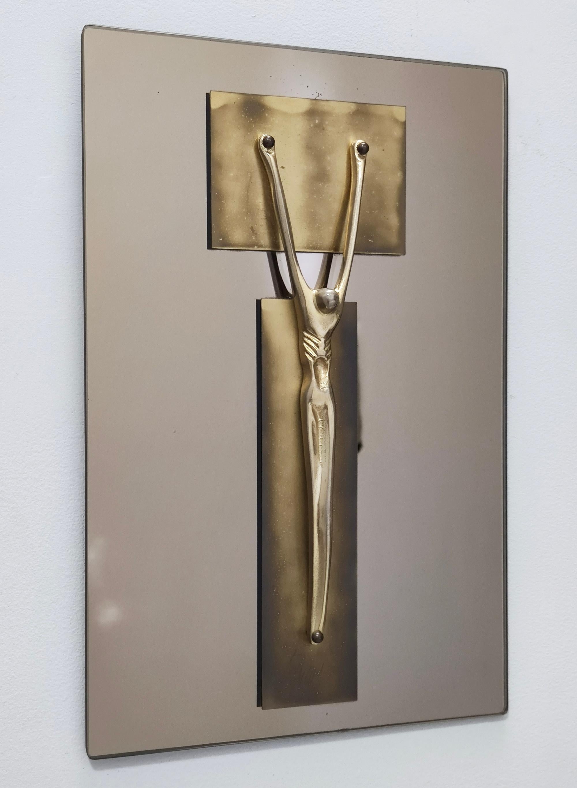 italien Crucifix postmoderne en laiton et miroir de style Fontana Arte, Italie en vente