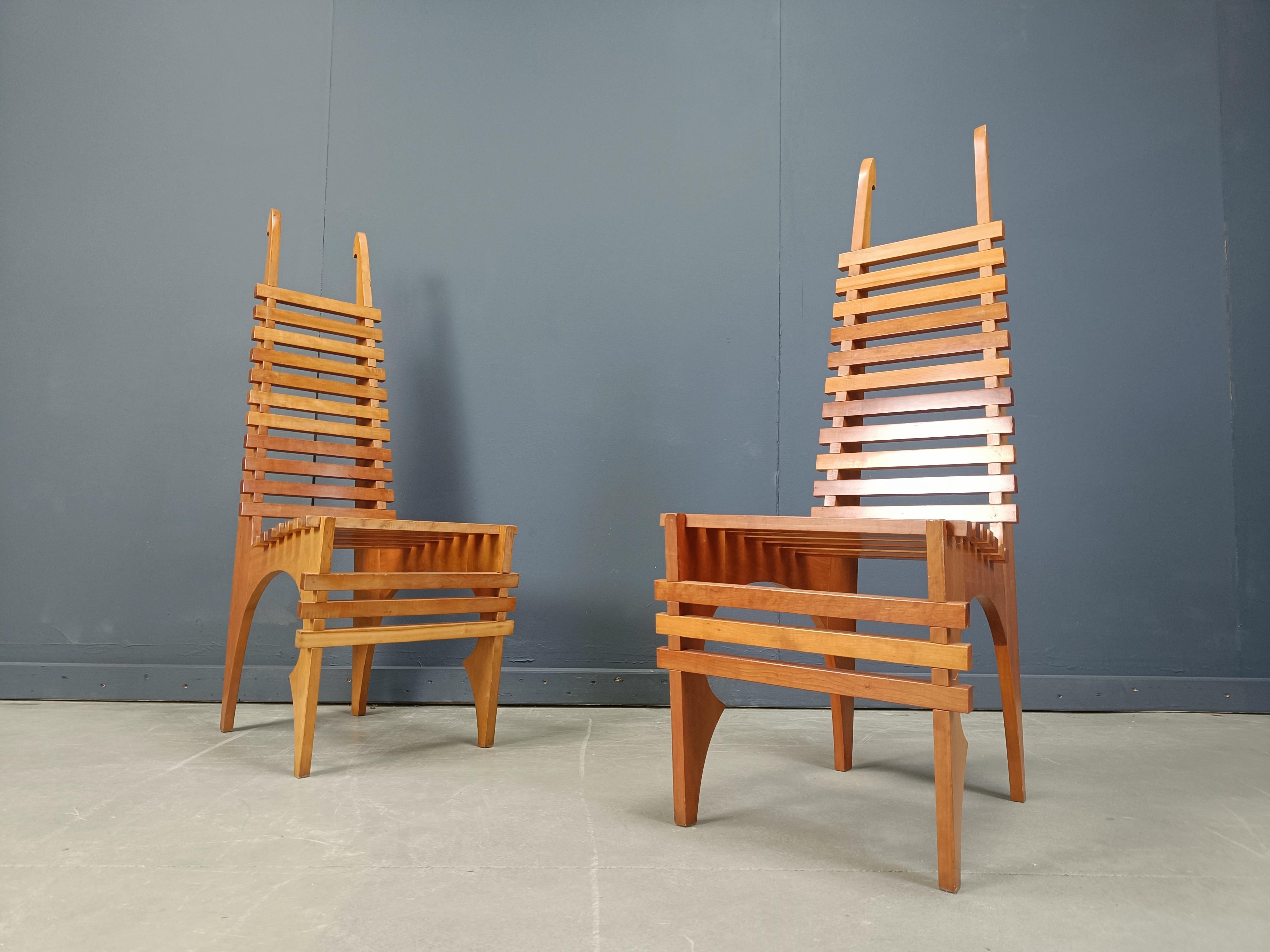 Postmoderne Esszimmerstühle „Calcar“ von Benoit Lange, 1990er Jahre im Zustand „Gut“ im Angebot in Leuven, Vlaams Gewest