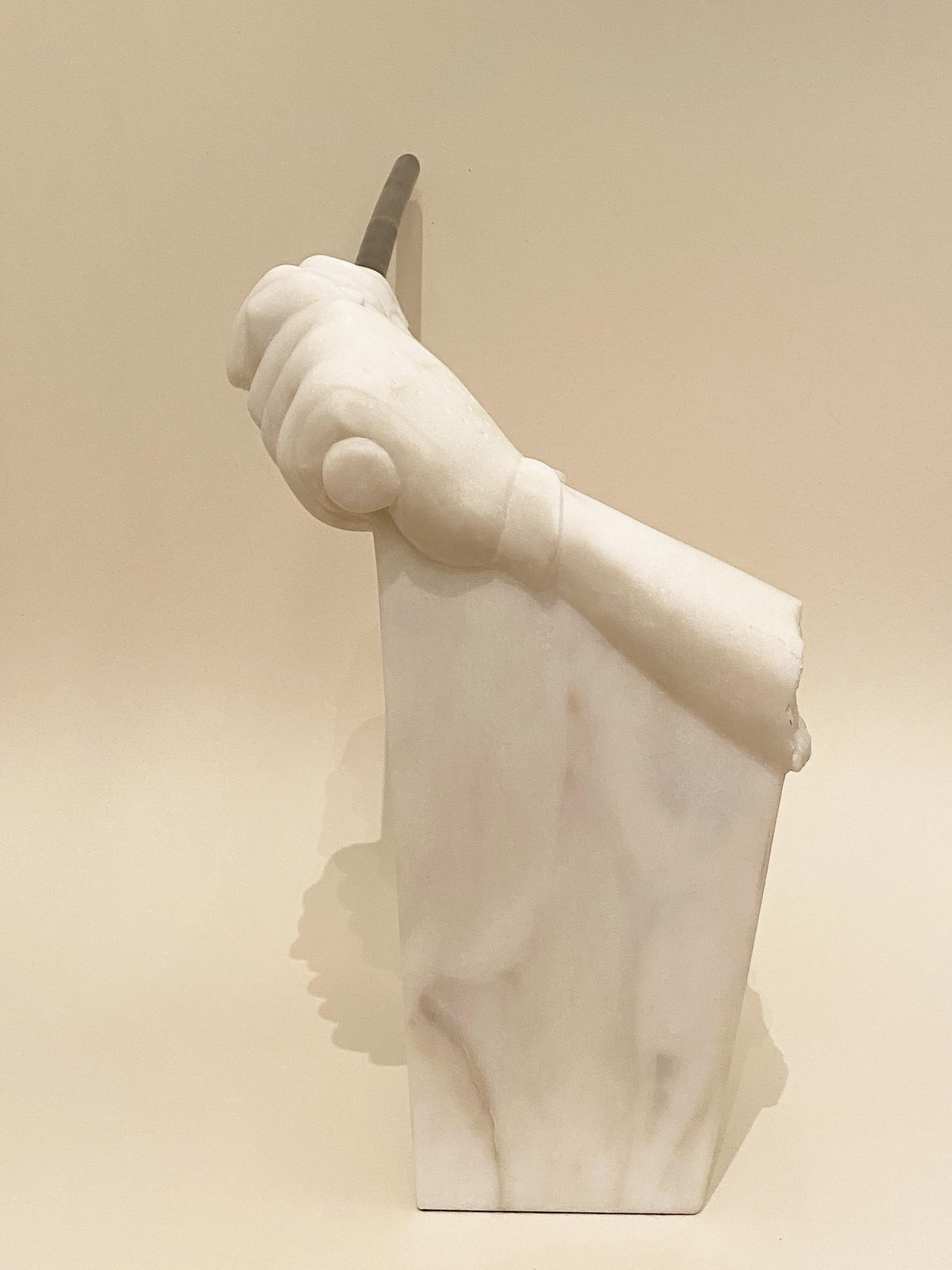 Scultura postmoderna di mani in marmo di Carrara di Eric Theret, Francia, anni Novanta. In condizioni buone in vendita a Lille, FR
