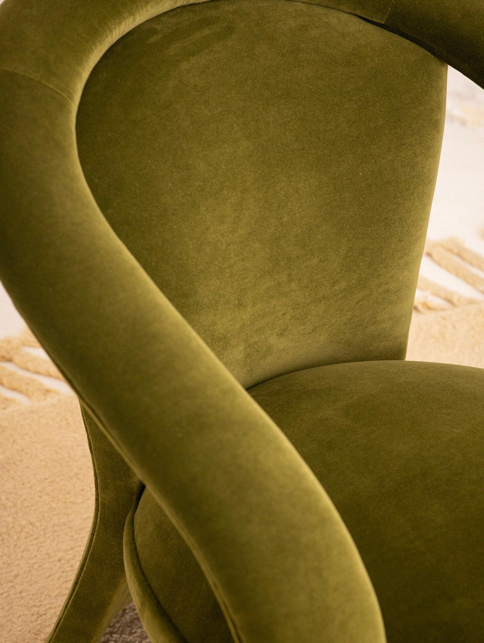 Postmodern Carson’s Sculptural Armchairs in Green Velvet, a Pair 3
