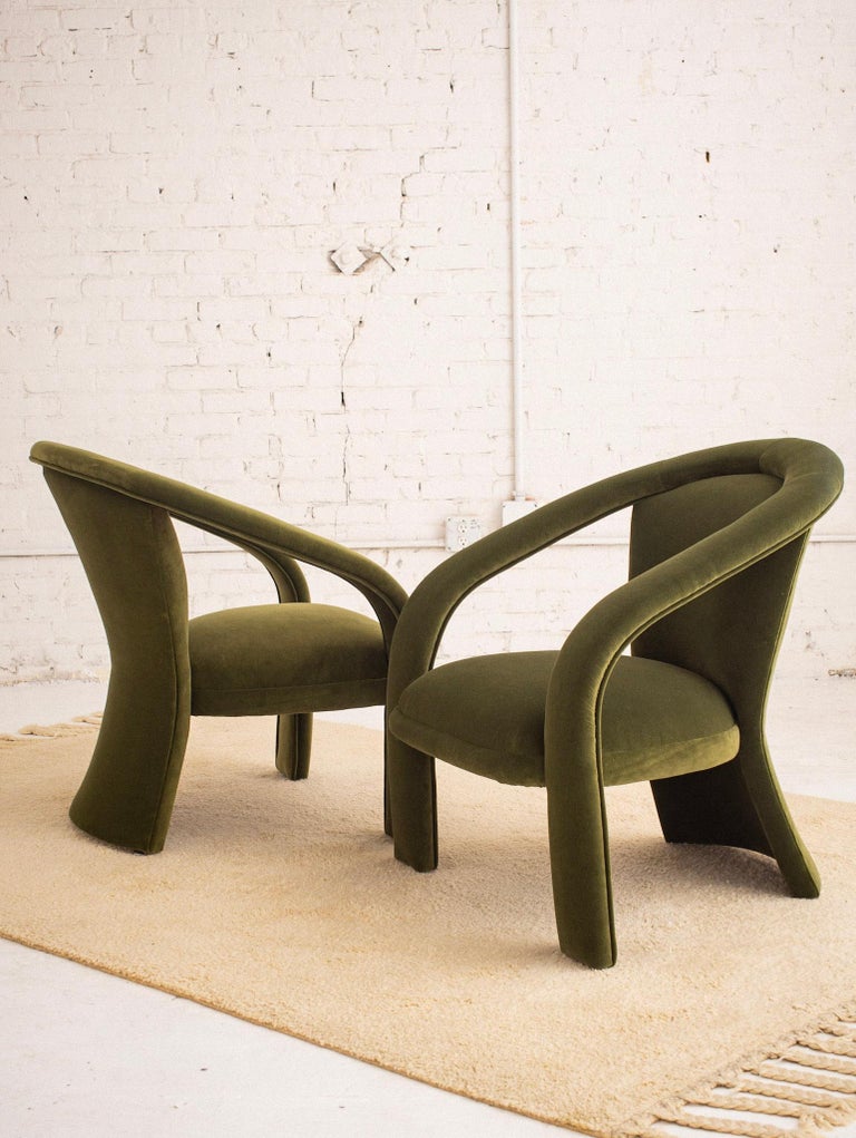 Post-Modern Postmodern Carson’s Sculptural Armchairs in Green Velvet, a Pair For Sale