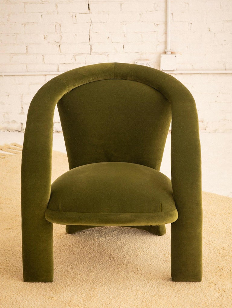 20th Century Postmodern Carson’s Sculptural Armchairs in Green Velvet, a Pair For Sale