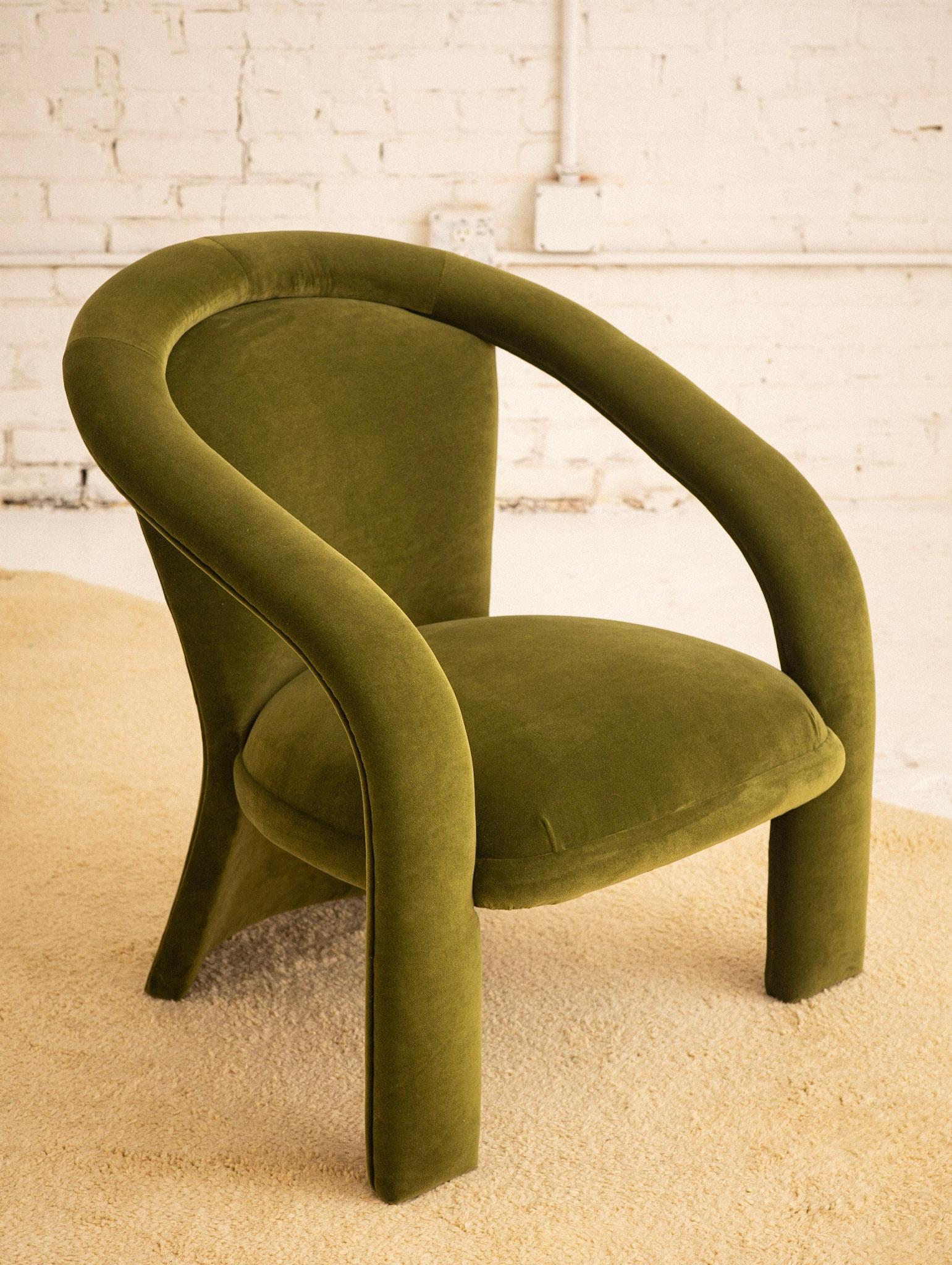 Postmodern Carson’s Sculptural Armchairs in Green Velvet, a Pair In Excellent Condition In Brooklyn, NY