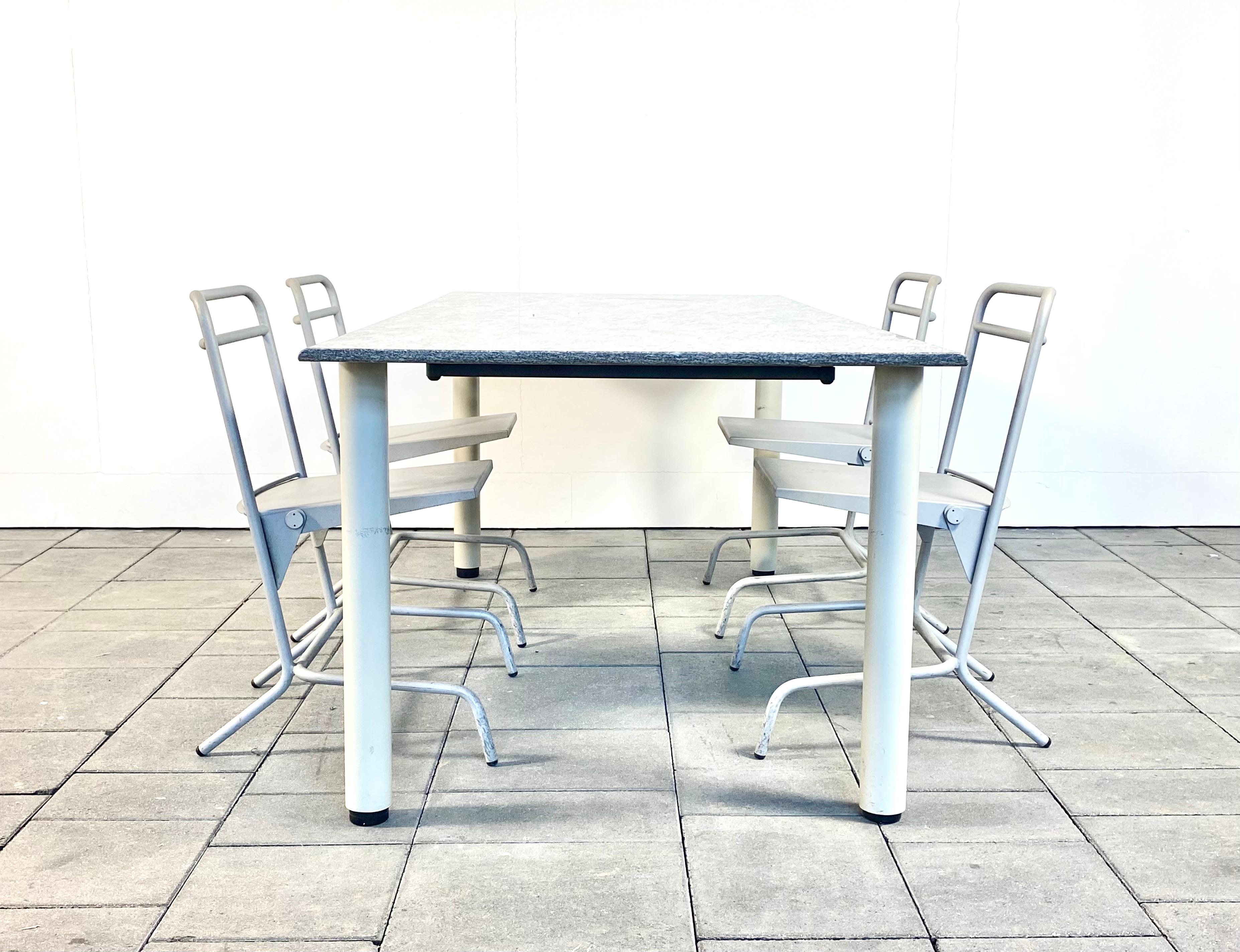 Table de salle à manger postmoderne Cena conçue par Achille Castiglioni pour Zanotta 1979 en vente 4