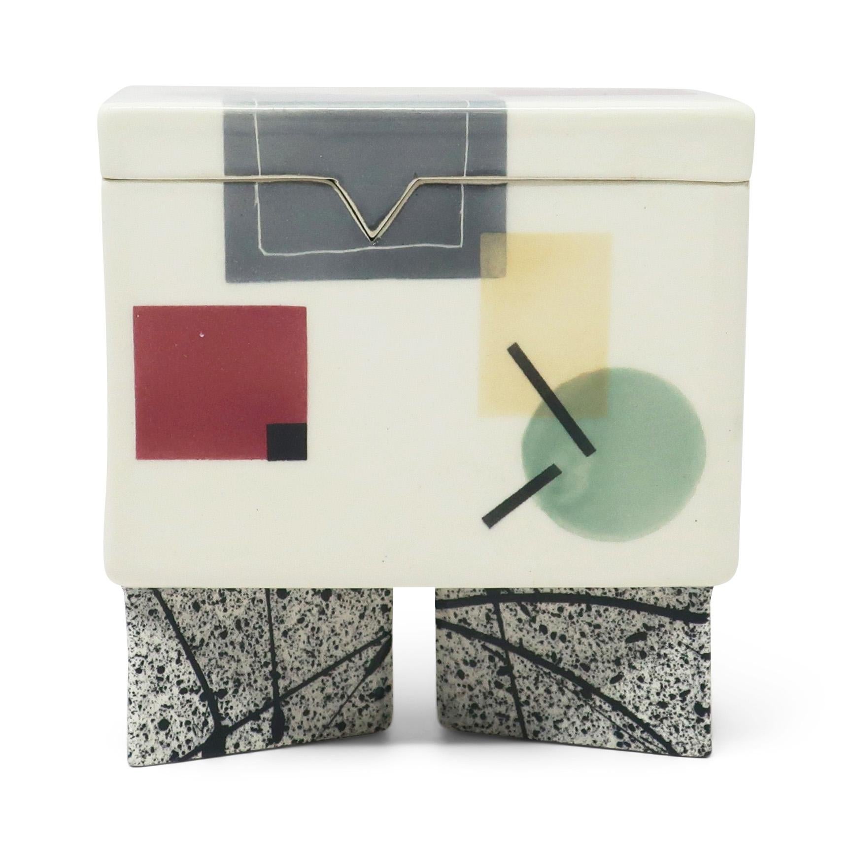 Caja de cerámica postmoderna de Rita Duvall (1987) siglo XX en venta
