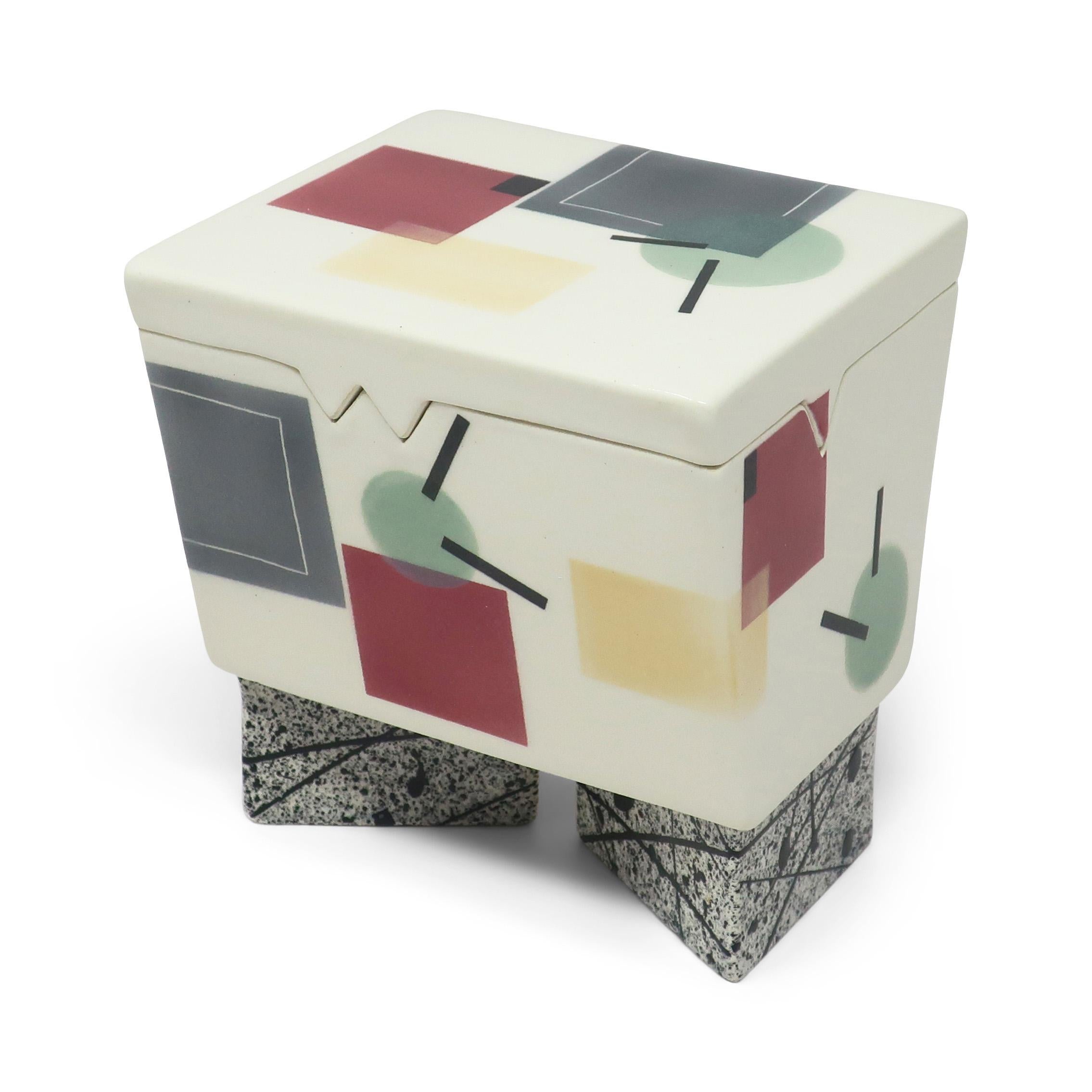 Caja de cerámica postmoderna de Rita Duvall (1987) en venta 1