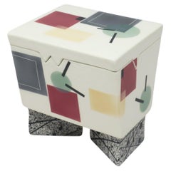 Caja de cerámica postmoderna de Rita Duvall (1987)