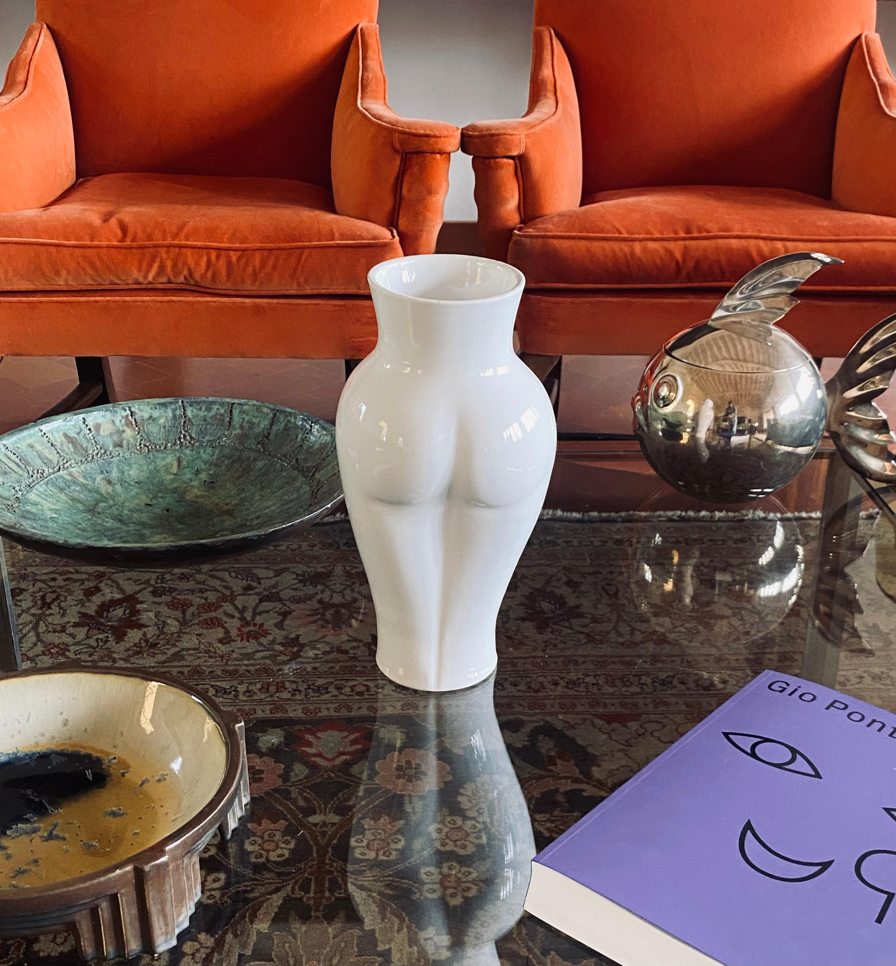 Postmodern ceramic 'Femme' vase, Baba, Vallauris France ca. 1980s in vendita 1