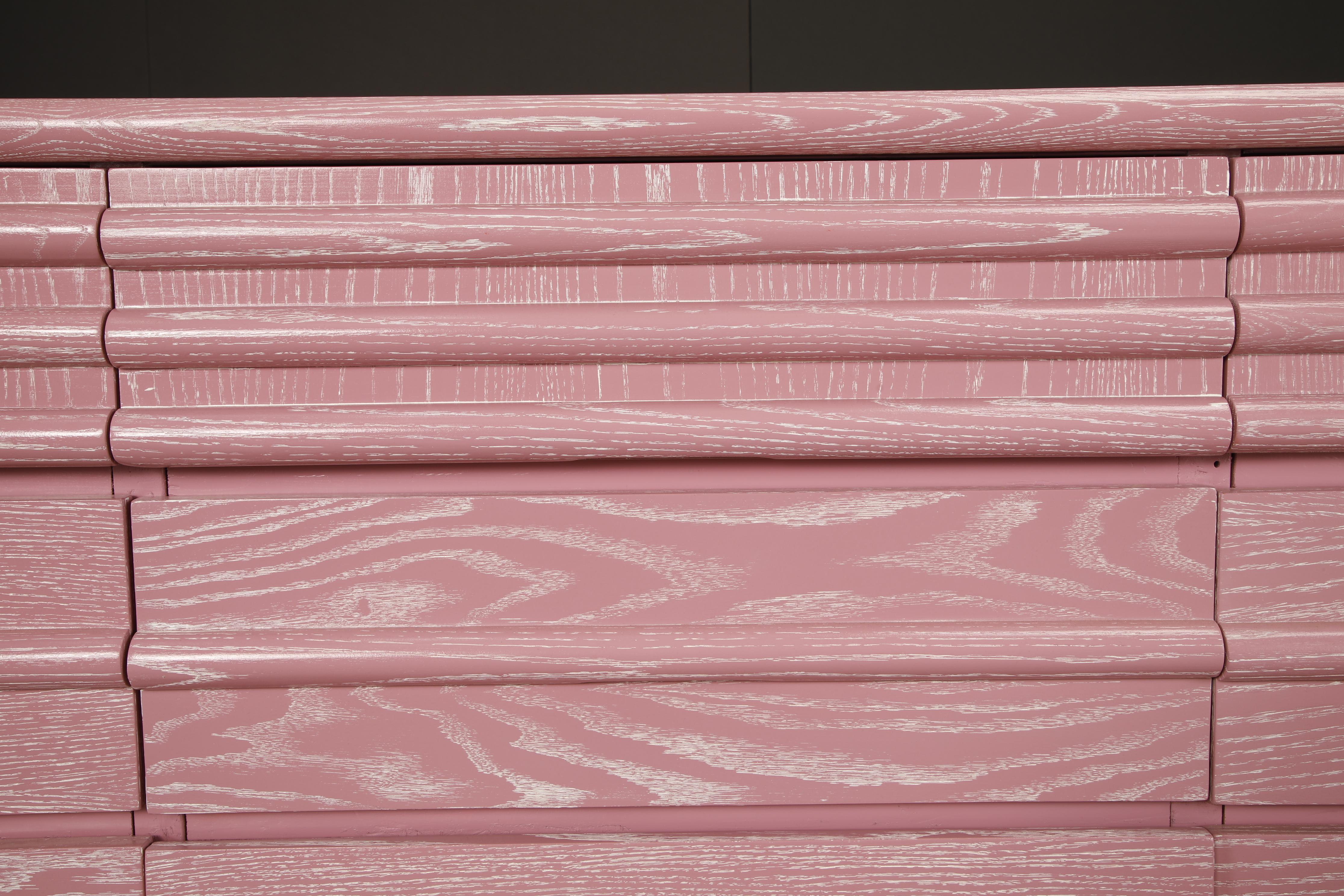 Postmodern Cerused Pink Dresser In the Style of Jay Spectre for Century, 1980s (Ende des 20. Jahrhunderts) im Angebot