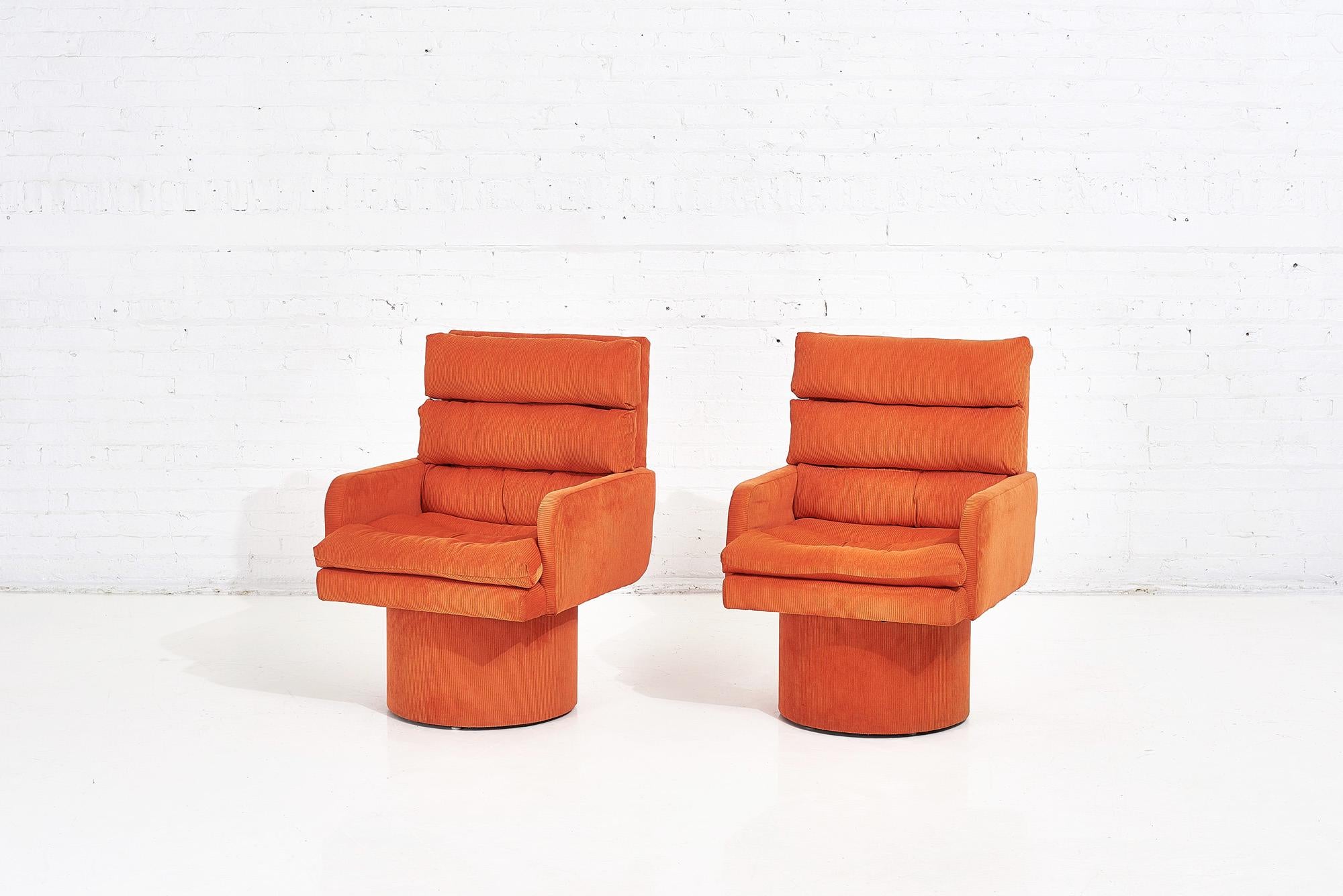 Postmodern Channel Tufted Swivel Chairs, 1970 In Good Condition In Chicago, IL