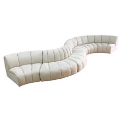 Divano con sezioni in tessuto beige smerlato postmoderno - 6 pezzi