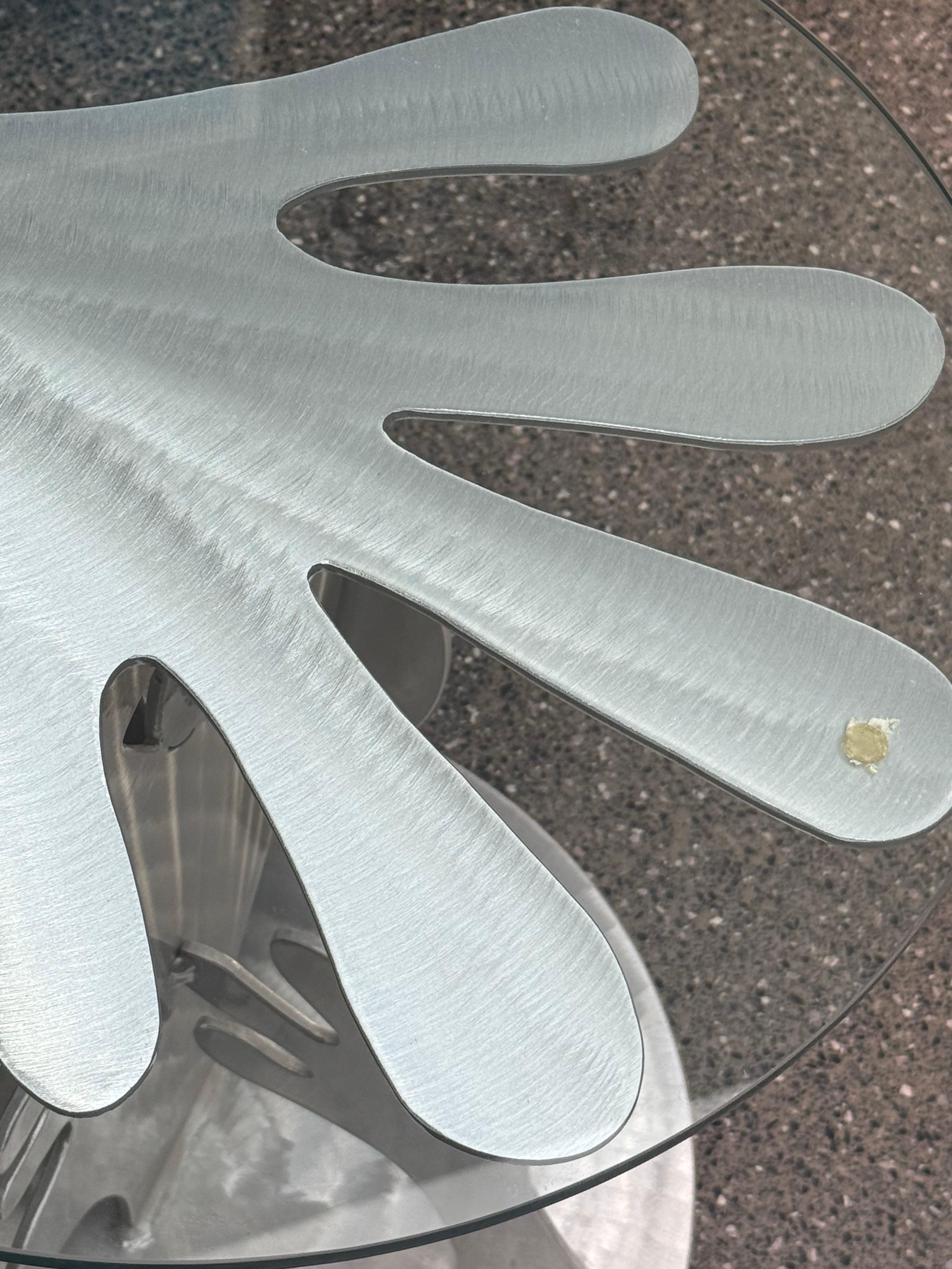 Postmoderner Christopher Royal Einzelner Beistelltisch im Angebot 4