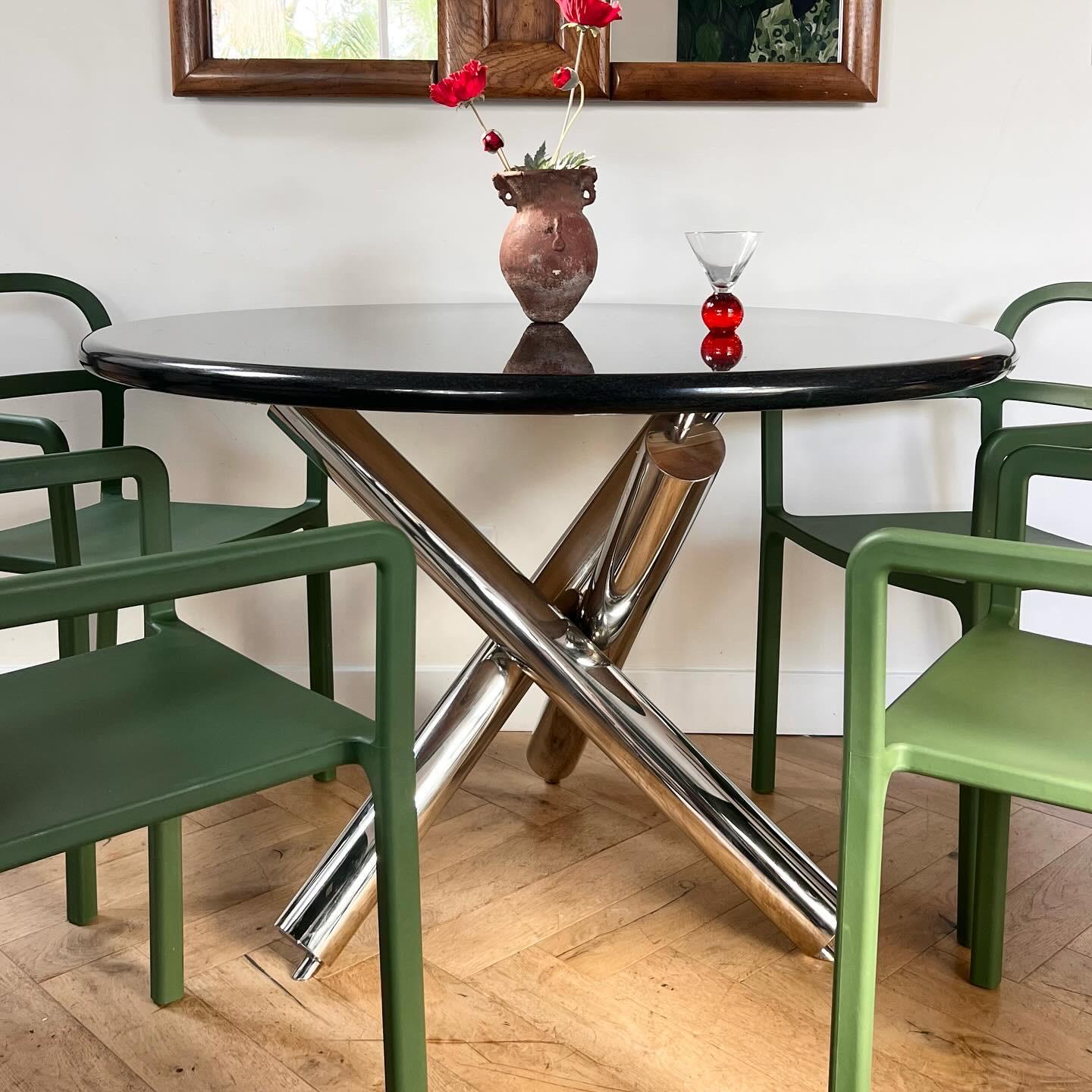 Postmodern chrome and granite circular dining table, late 20th century In Good Condition For Sale In View Park, CA