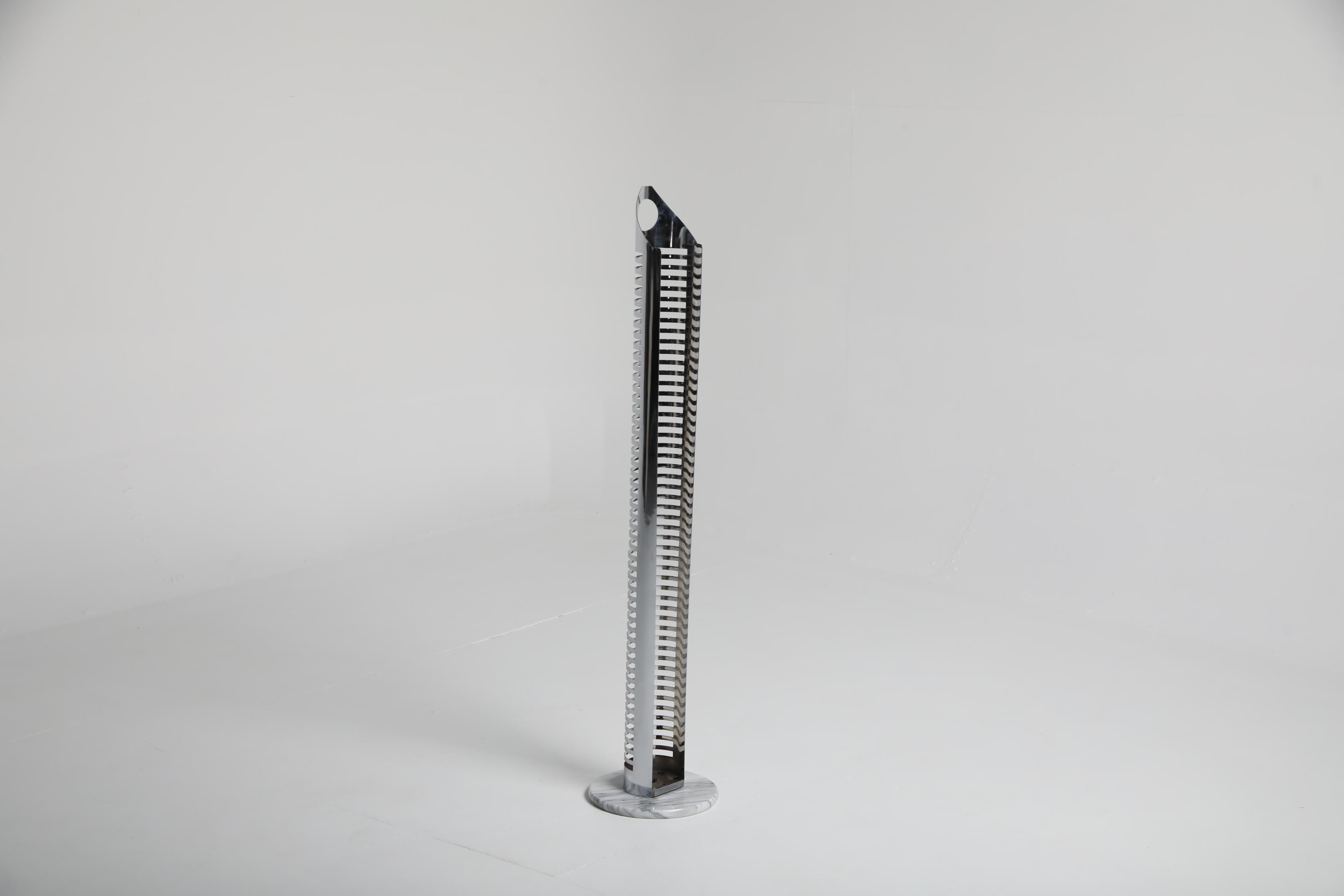 Postmoderne Tour à CD postmoderne en chrome et marbre, années 1980 en vente