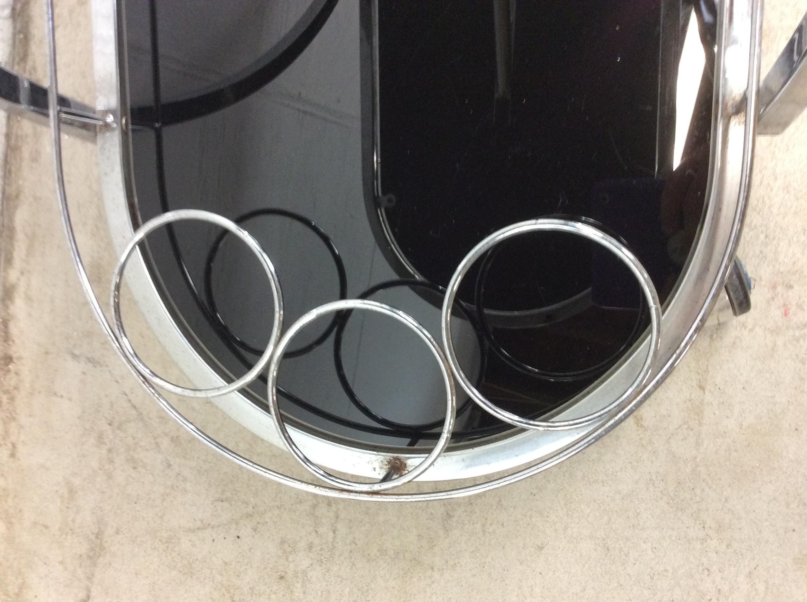 Carrito de bar con ruedas postmoderno de cromo y cristal en venta 6