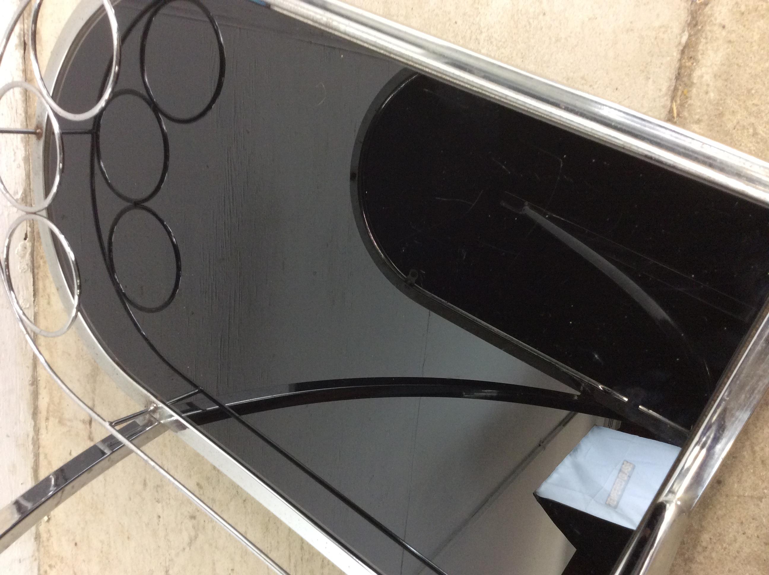 Carrito de bar con ruedas postmoderno de cromo y cristal en venta 8