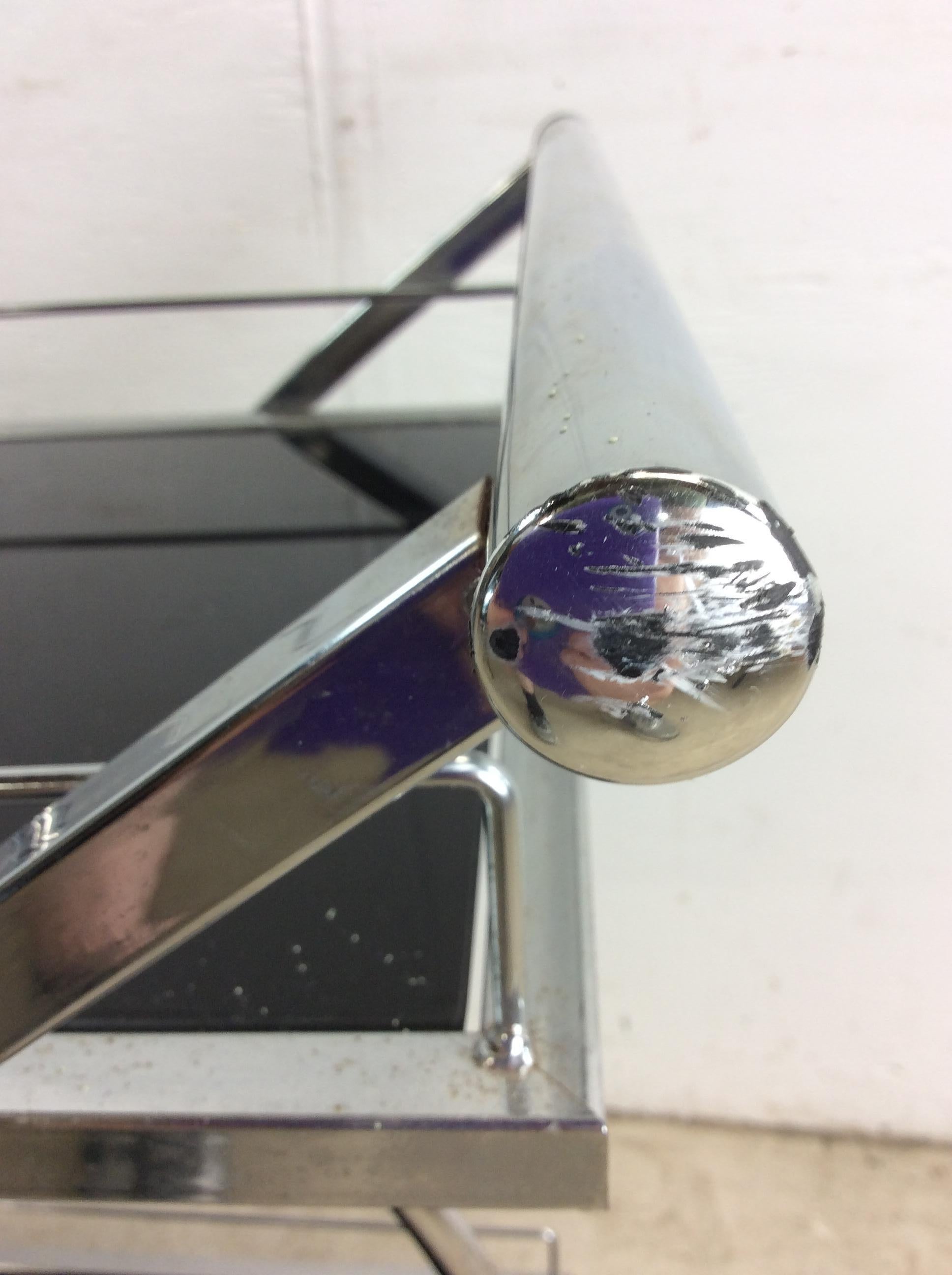 Carrito de bar con ruedas postmoderno de cromo y cristal en venta 12