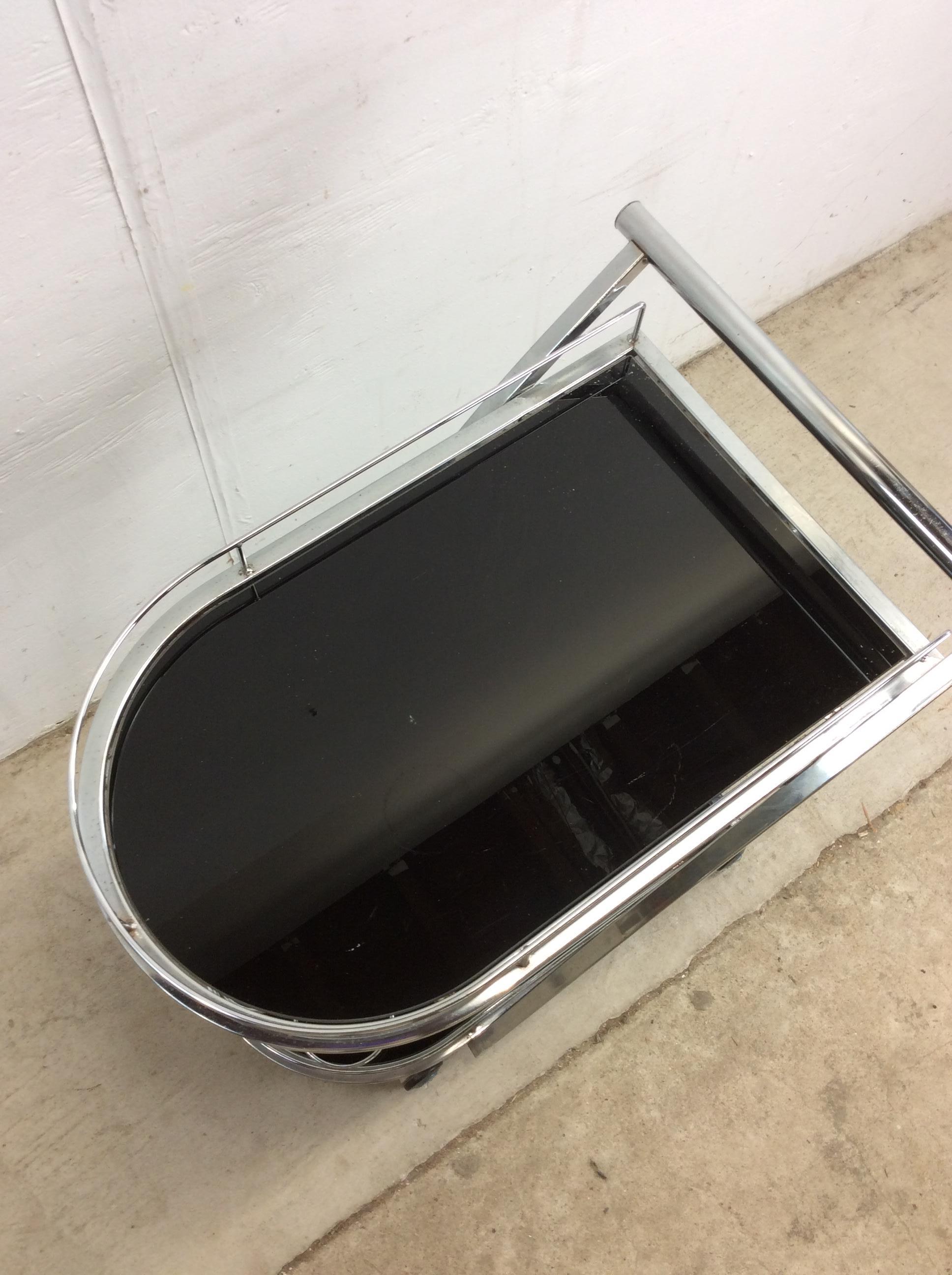 Carrito de bar con ruedas postmoderno de cromo y cristal en Bueno estado para la venta en Freehold, NJ