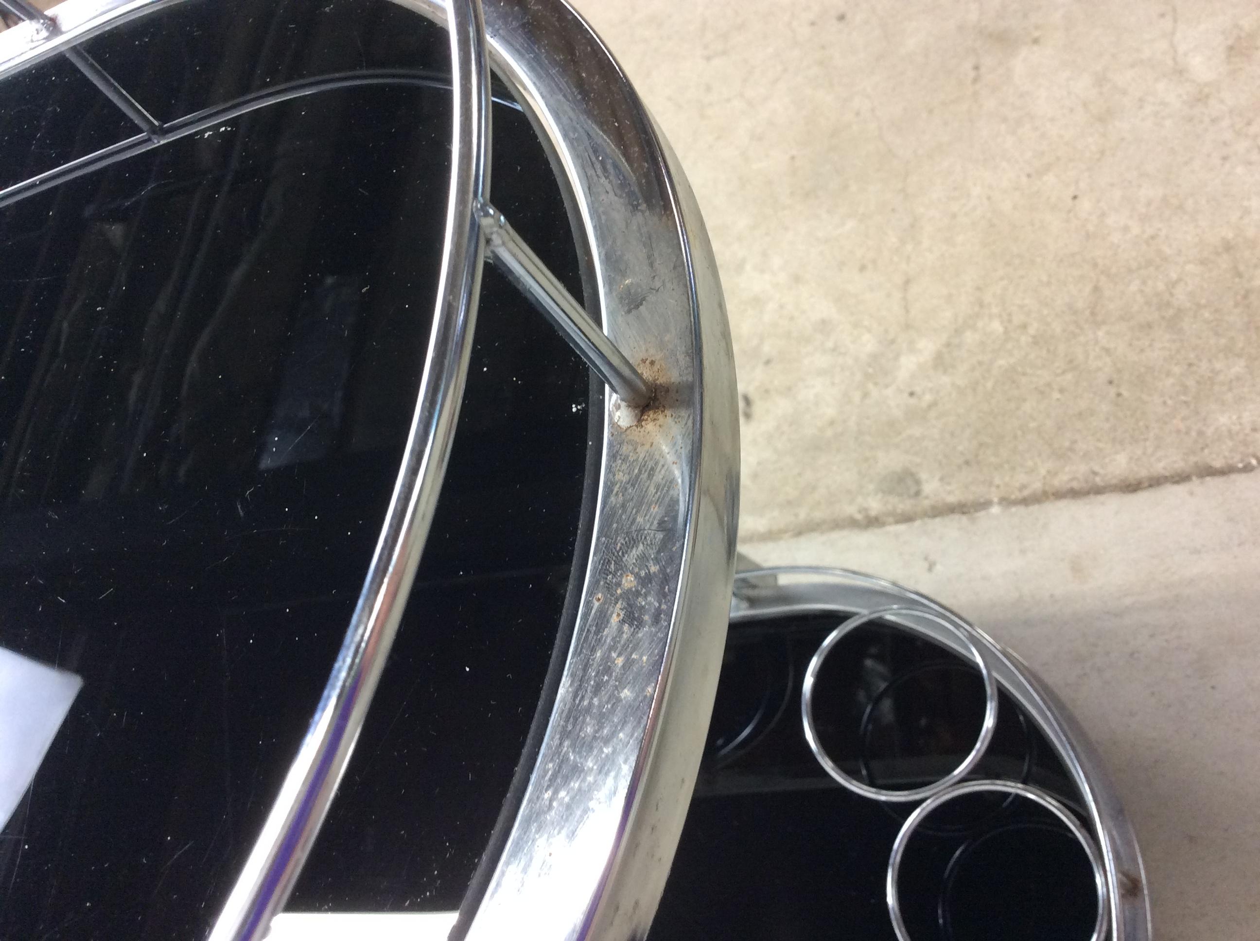 Carrito de bar con ruedas postmoderno de cromo y cristal en venta 2