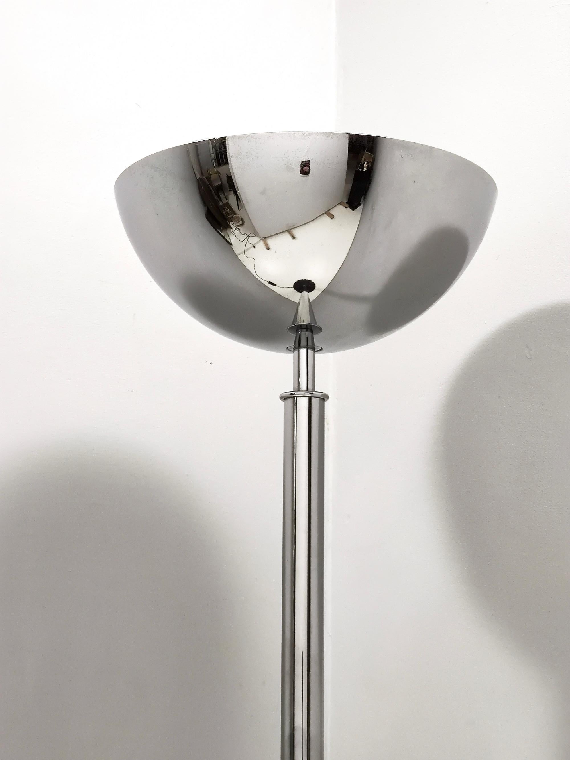 Moderne verchromte Metall-Stehlampe aus Metall im Stil von Franco Albini, Italien (Postmoderne) im Angebot