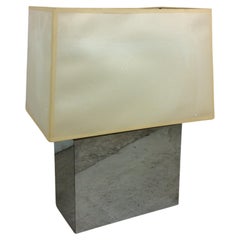 Lampe de table chromée postmoderne avec abat-jour
