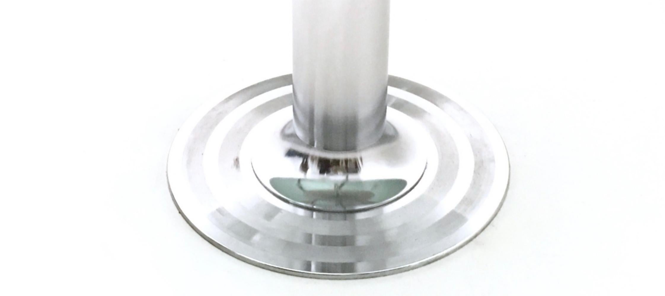 Postmodern Chromed Metal Dining Table with a Round Tempered Glass Top, Italy For Sale 1