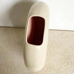 Postmodern Circular Cream Vase by Haeger