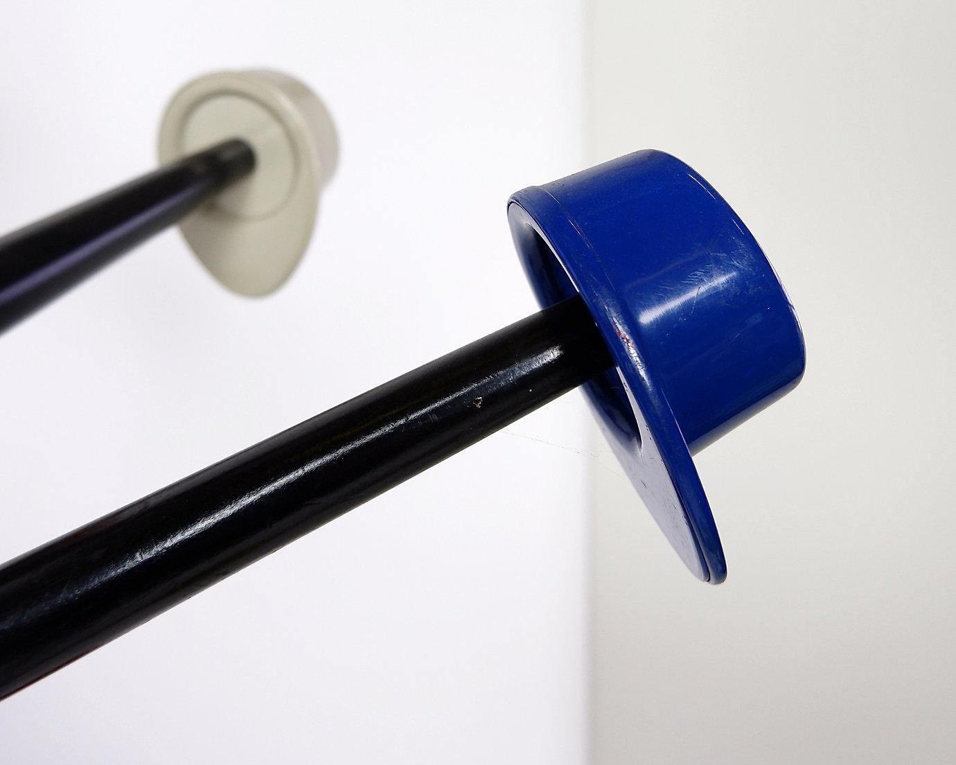 20th Century Postmodern coat stand 'Albero dei Cappelli' by Ugo Nespolo for Origlia, 1978 For Sale