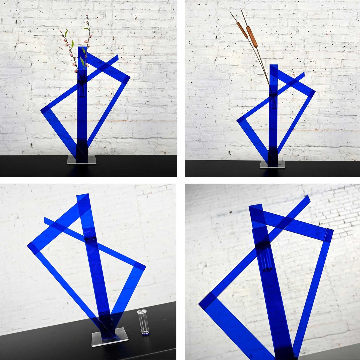 Vase ou sculpture abstraite postmoderne en plexiglas bleu cobalt en vente 7