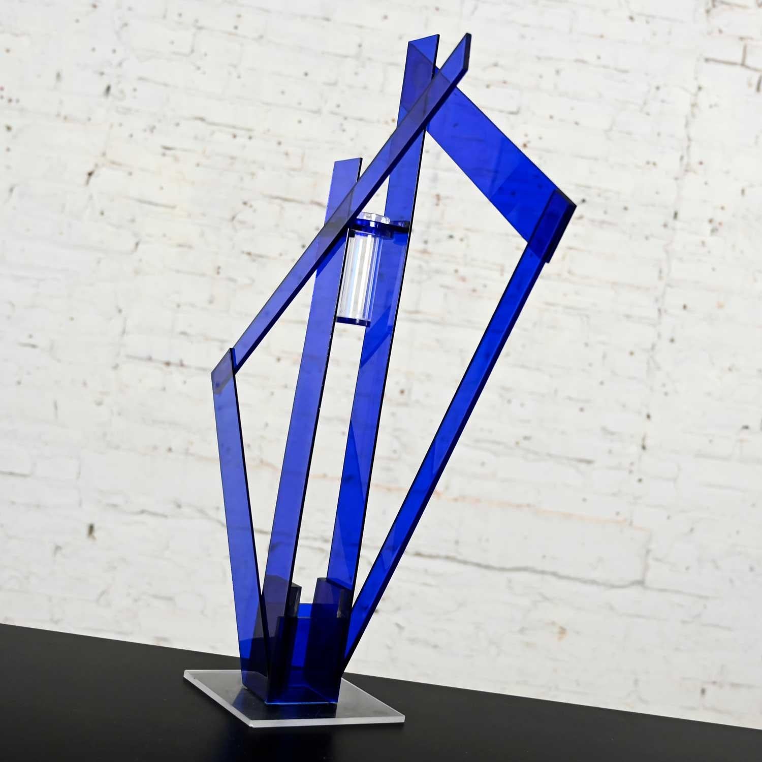 Postmodern Cobalt Blue Plexiglass Abstract Vase or Sculpture In Good Condition For Sale In Topeka, KS