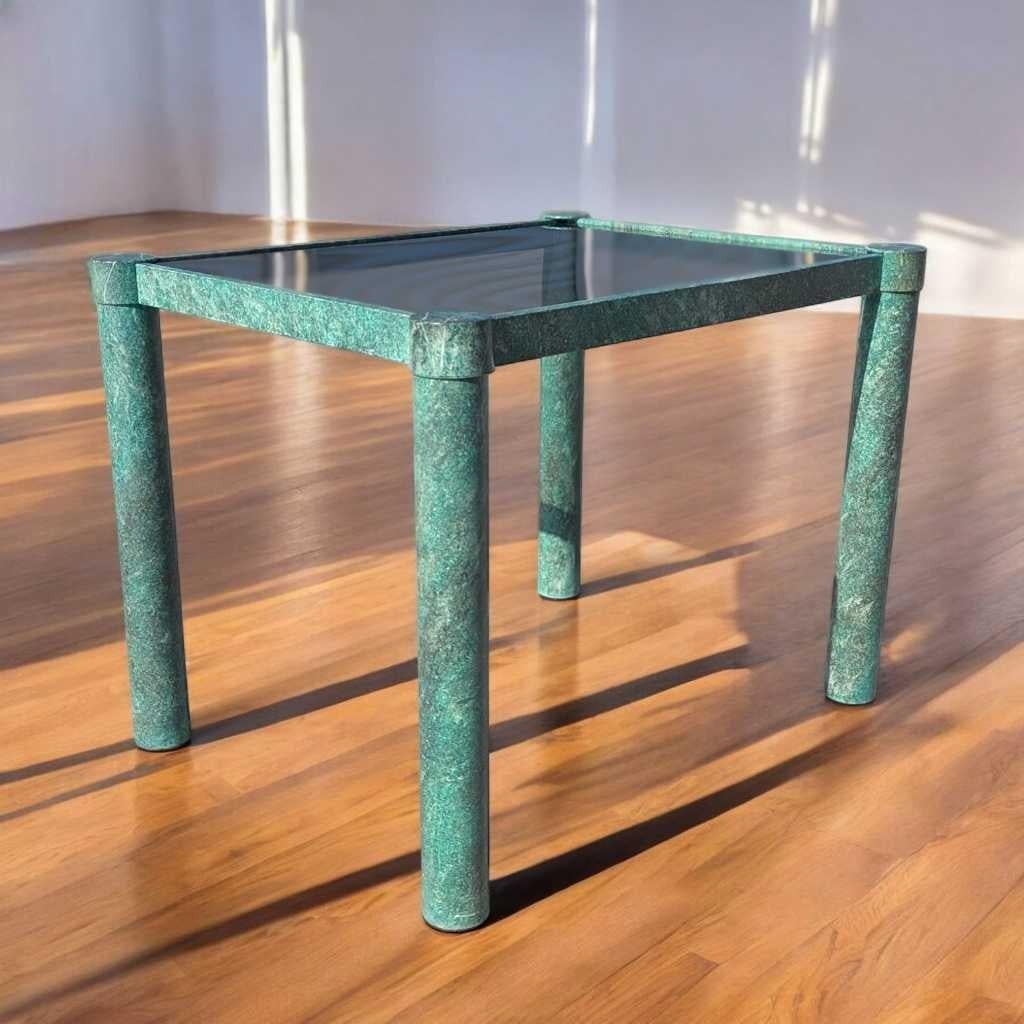 Table basse ou d'appoint postmoderne, métal et verre fumé, États-Unis, vers 1980 en vente 8