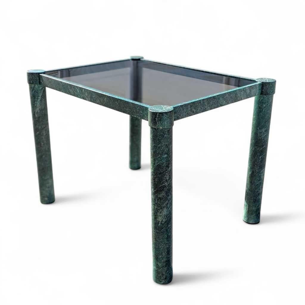 Table basse ou d'appoint postmoderne, métal et verre fumé, États-Unis, vers 1980 en vente 11