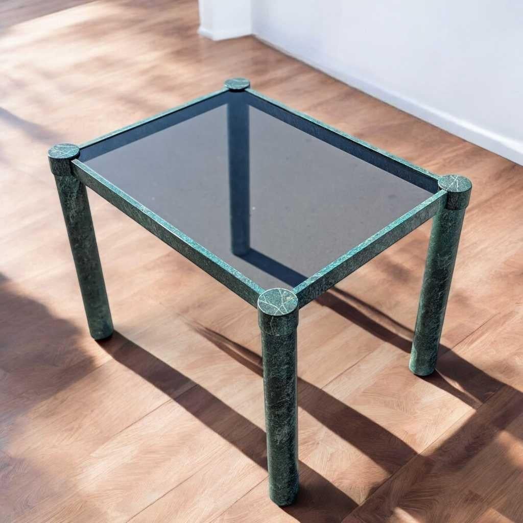 Américain Table basse ou d'appoint postmoderne, métal et verre fumé, États-Unis, vers 1980 en vente