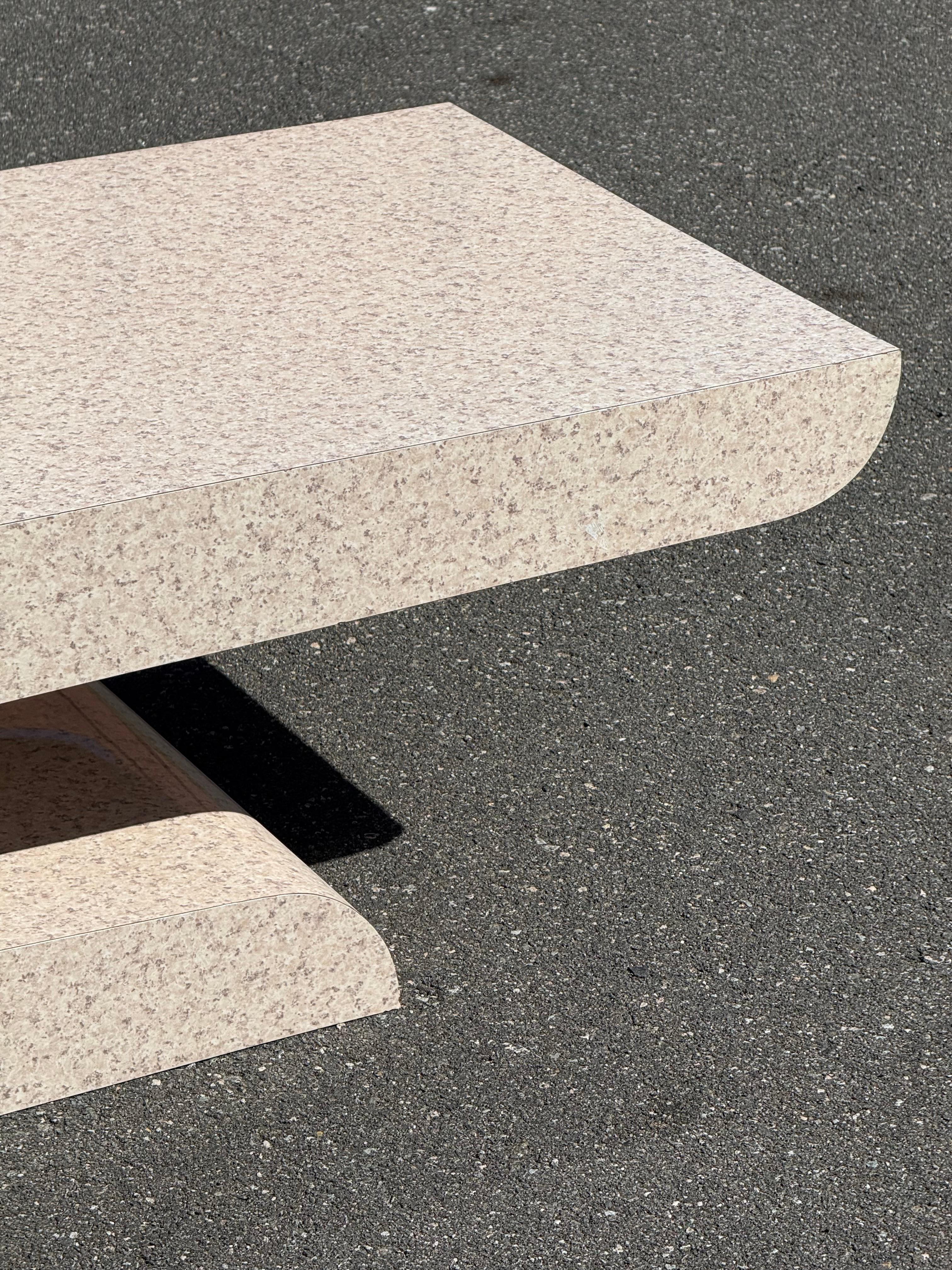Laminato Tavolino da caffè postmoderno nello stile di Pierre Cardin in vendita