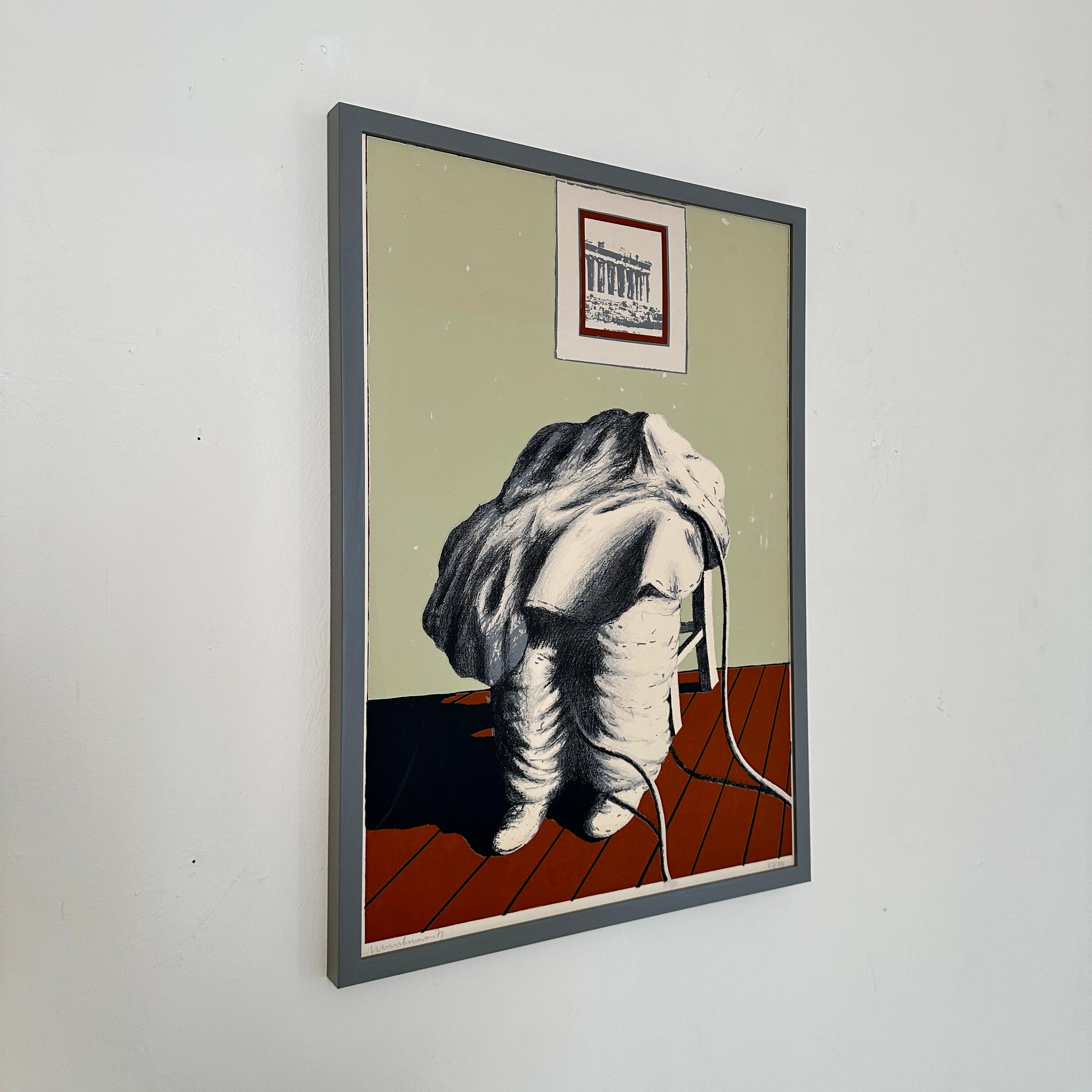 Tauchen Sie ein in die avantgardistische Welt der postmodernen Kunst mit dieser fesselnden Lithografie, die seit etwa 1981 gerahmt und aufbewahrt wird. Die Komposition mit ihren leuchtenden Farben und gewagten Gegenüberstellungen stellt